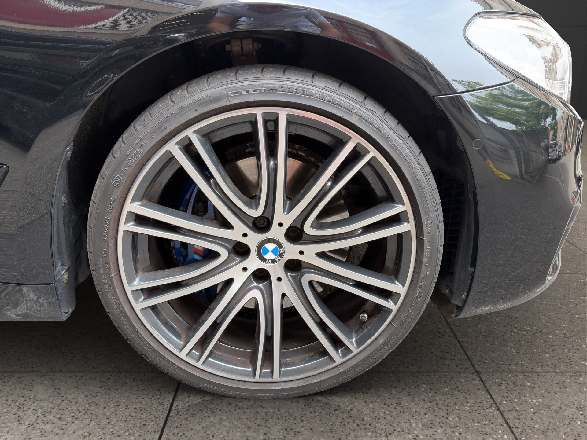 BMW 530i xDrive Touring M Sport Steptronic-image-8