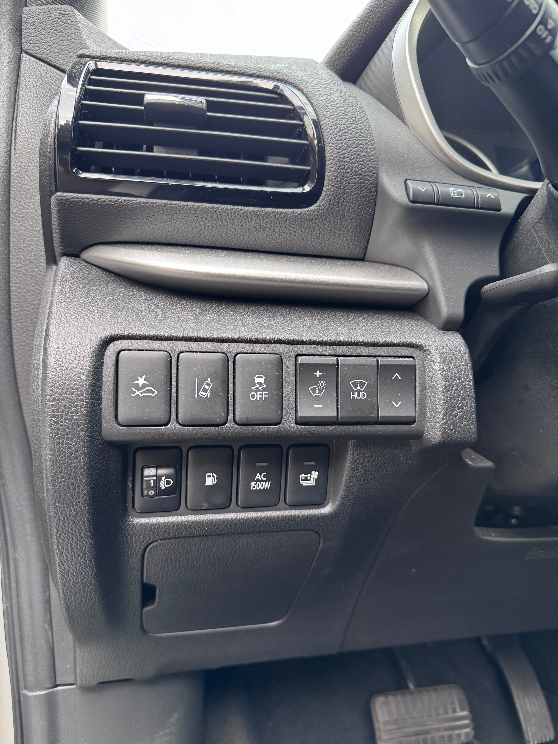 MITSUBISHI 2.4 PHEV Style 4x4-image-10