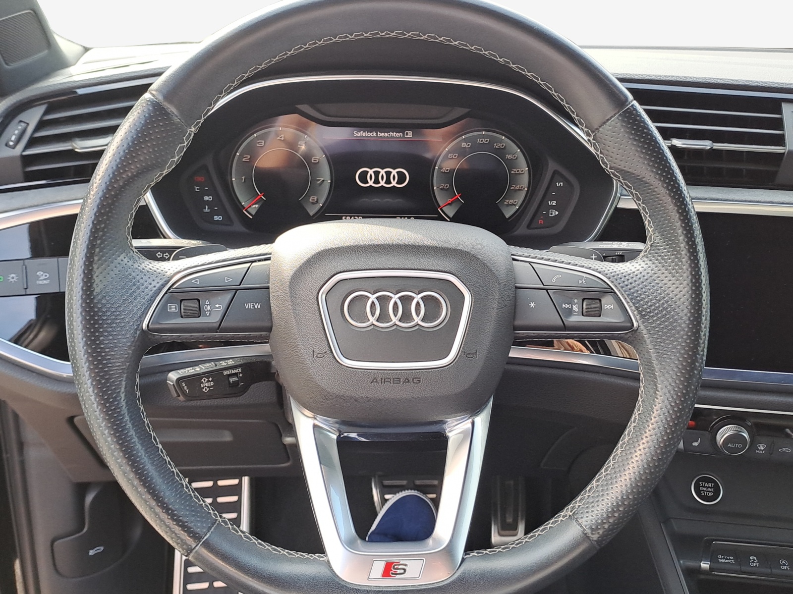 AUDI Q3 45 TFSI S line quattro S-tronic-image-9