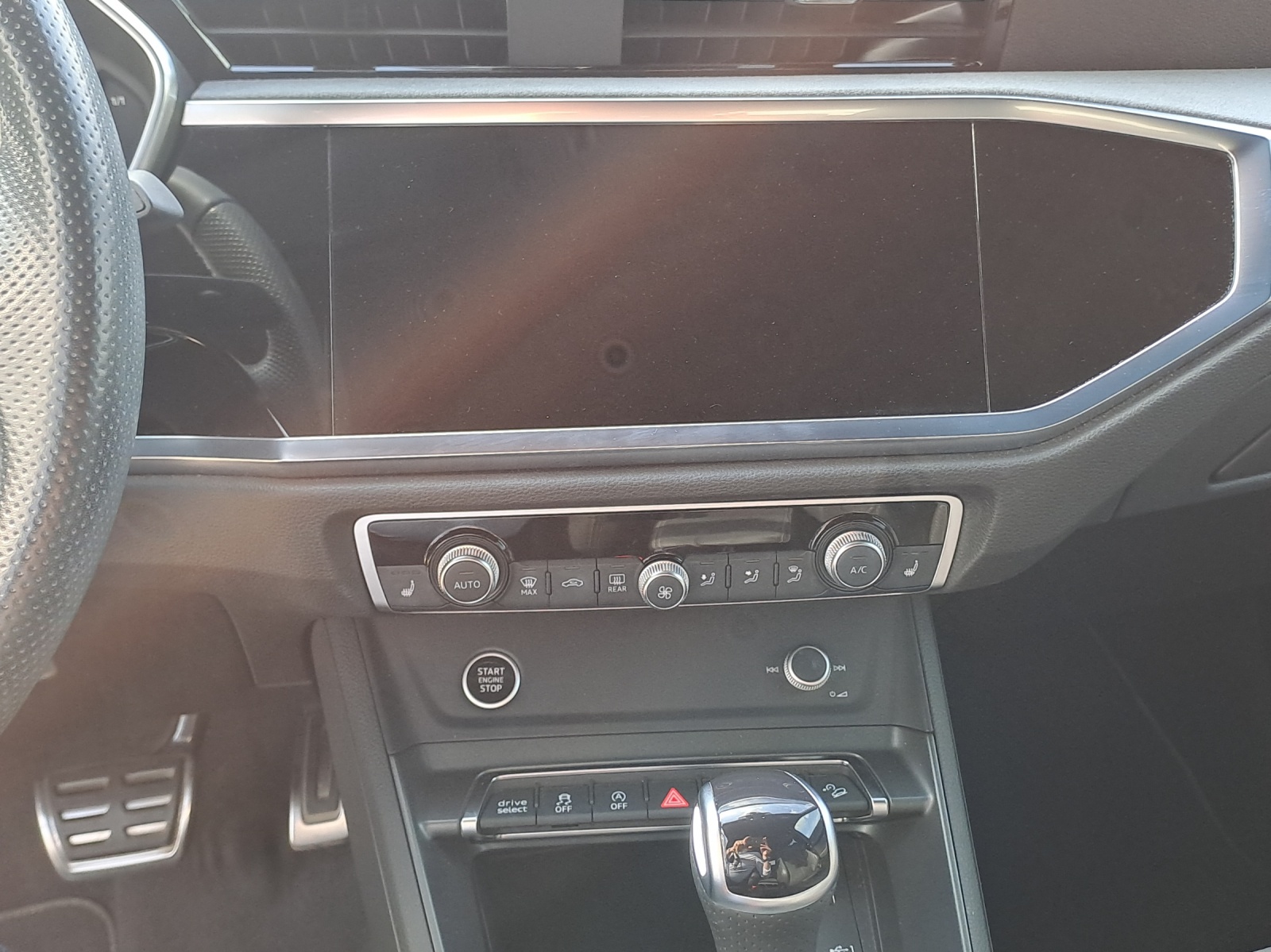 AUDI Q3 45 TFSI S line quattro S-tronic-image-10