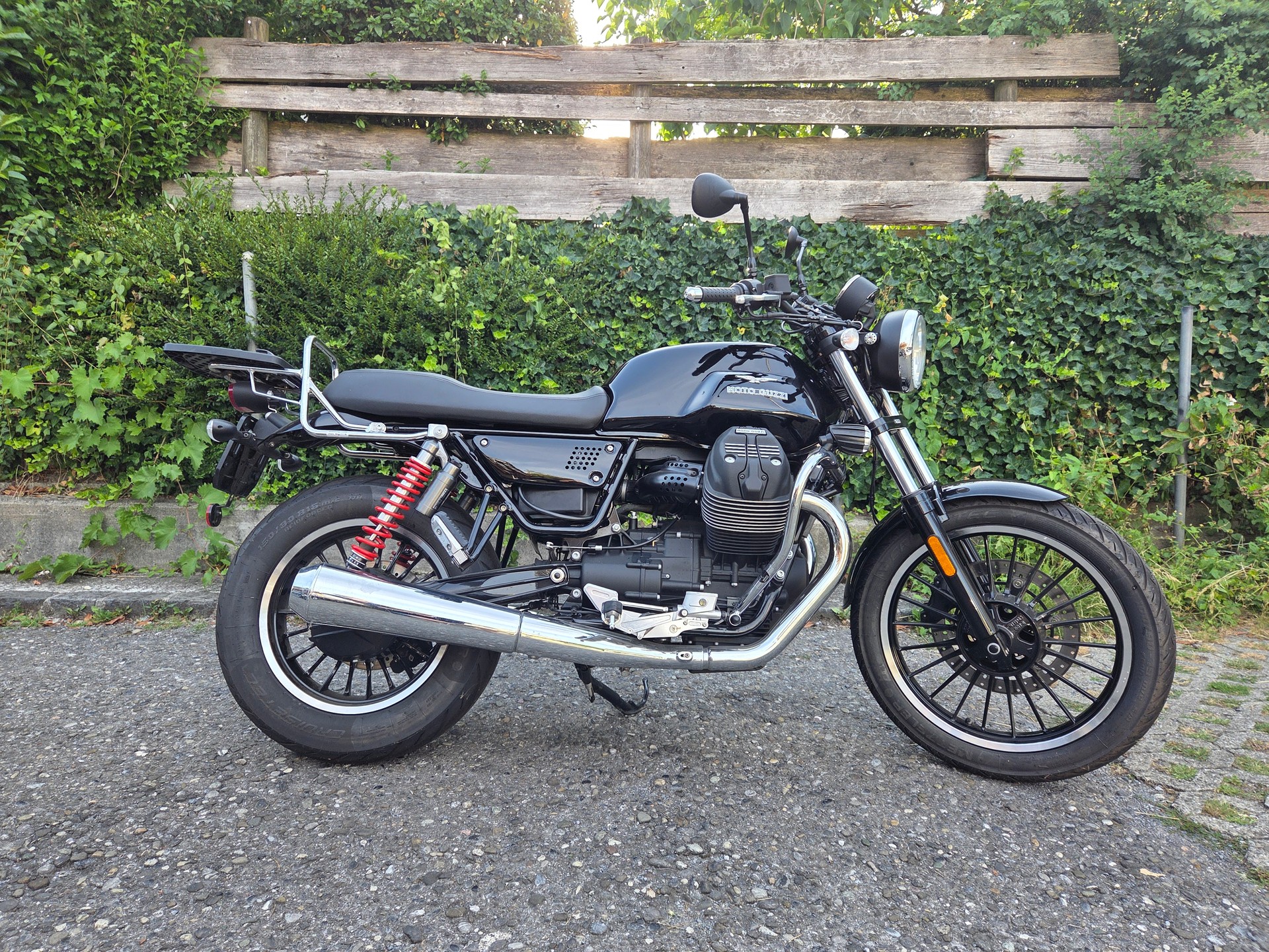MOTO GUZZI V9 Roamer 850 ABS-showroom-element-3