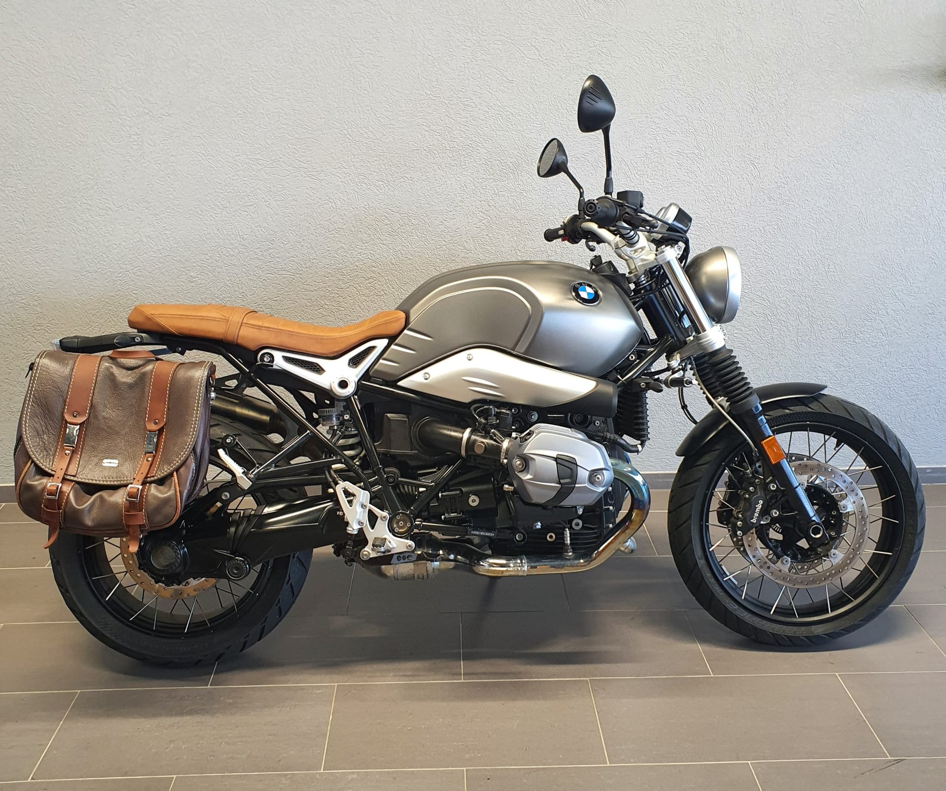 BMW R nineT Scrambler ABS-image-1