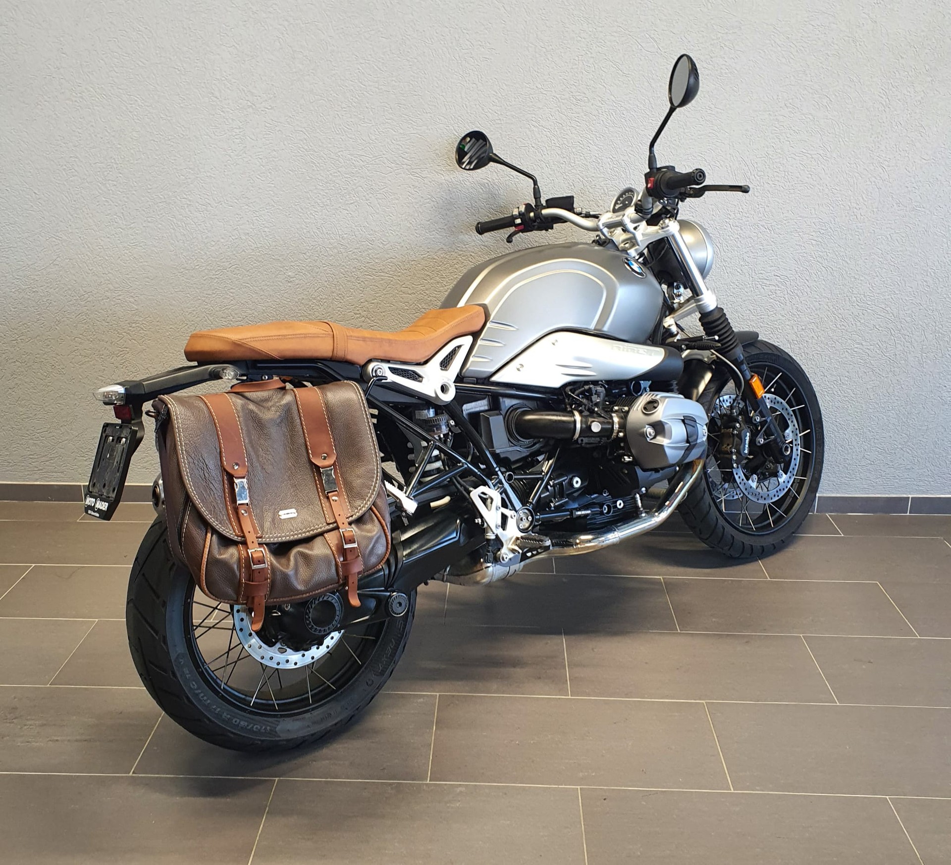 BMW R nineT Scrambler ABS-image-2