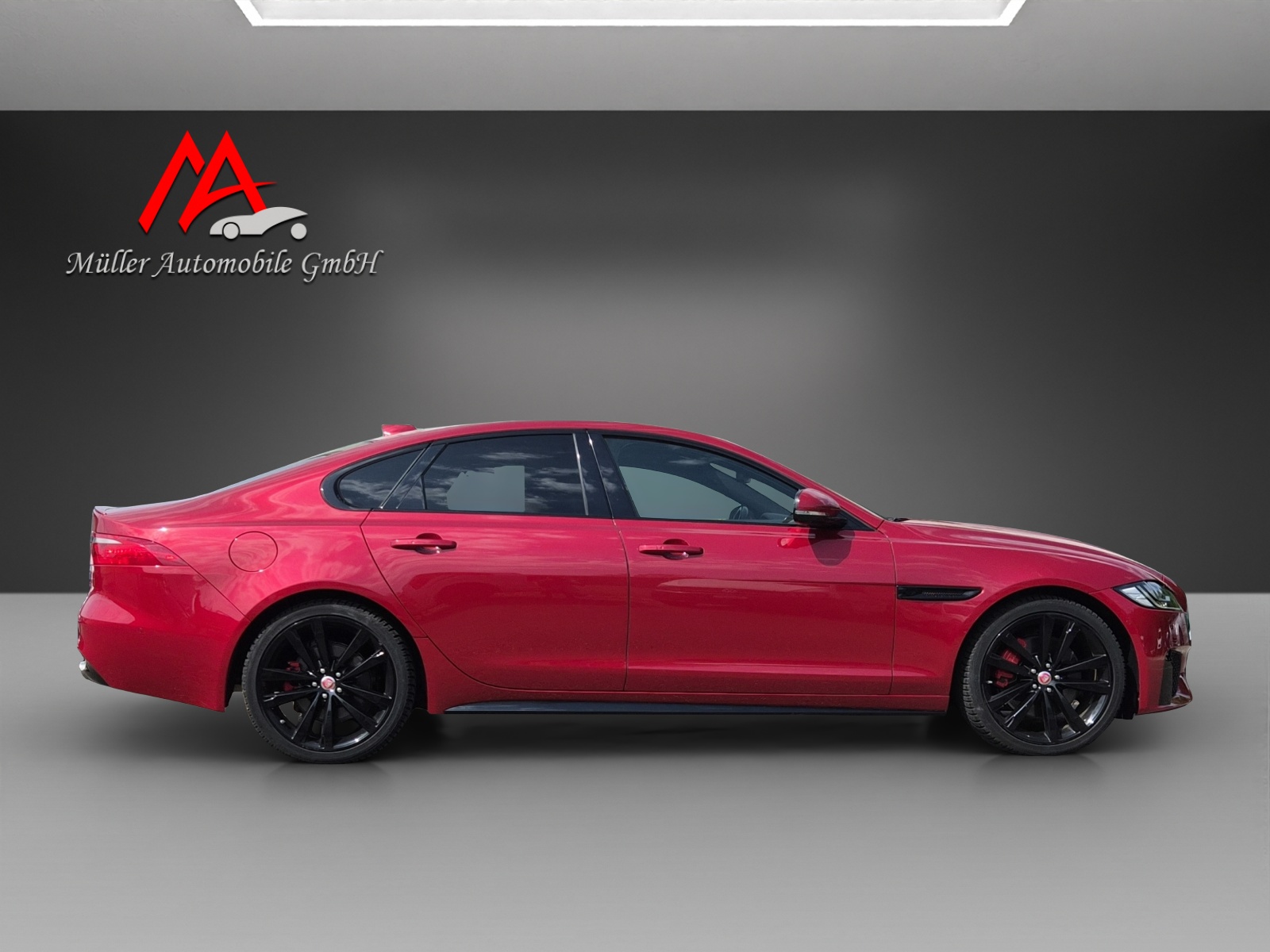 JAGUAR XF S Automatic-image-3