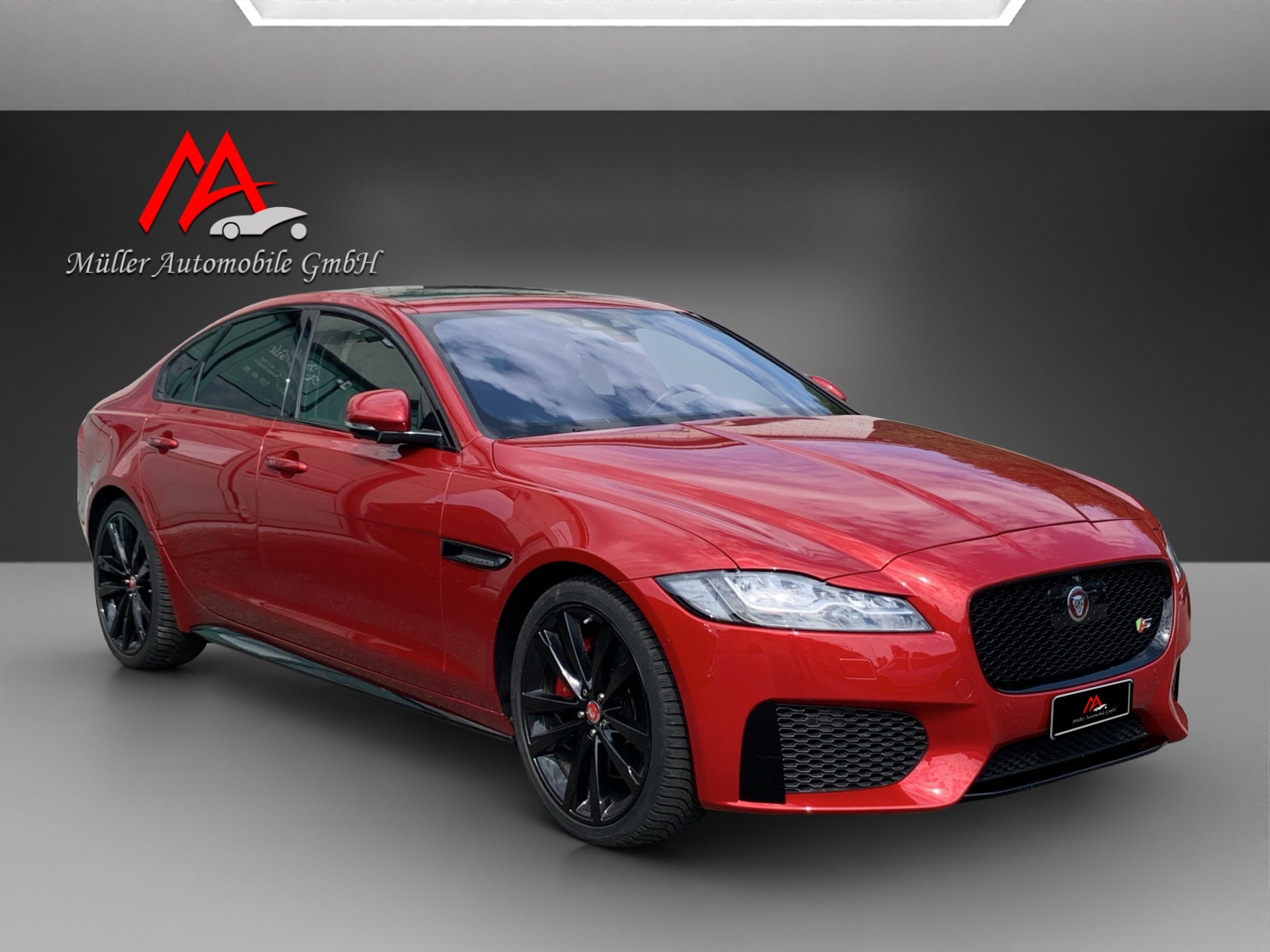 JAGUAR XF S Automatic-image-1