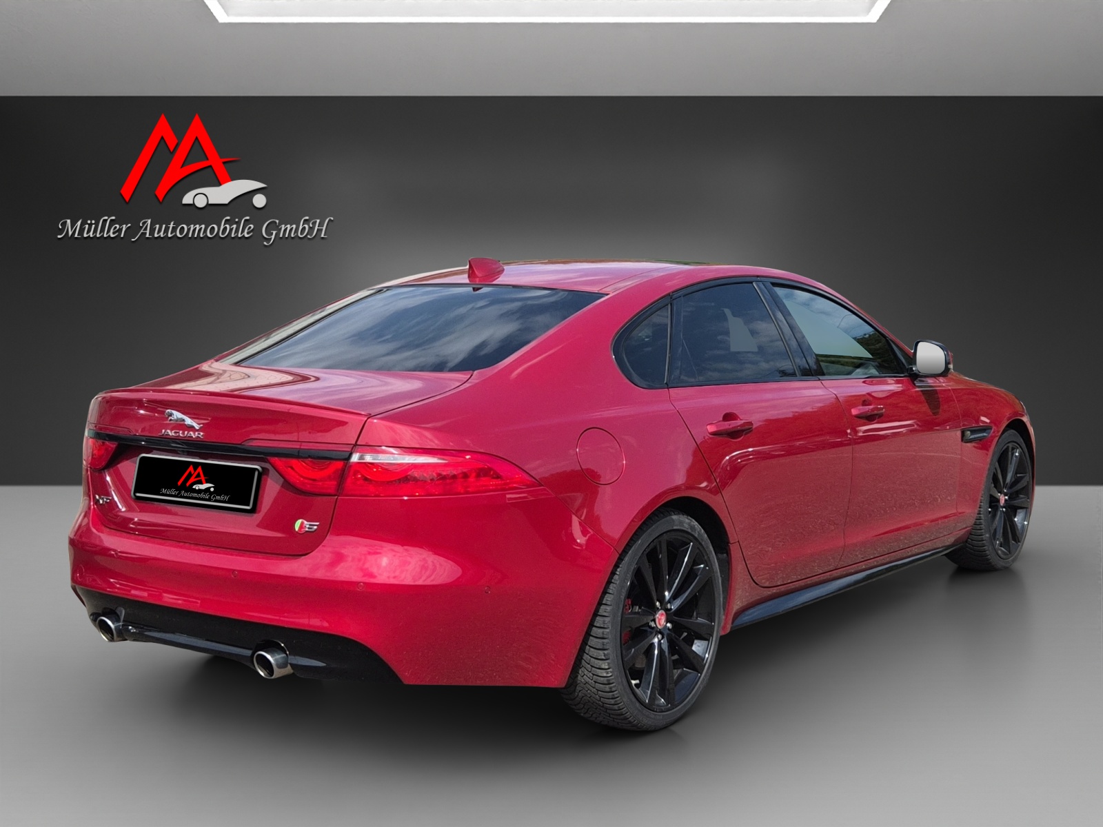JAGUAR XF S Automatic-image-5