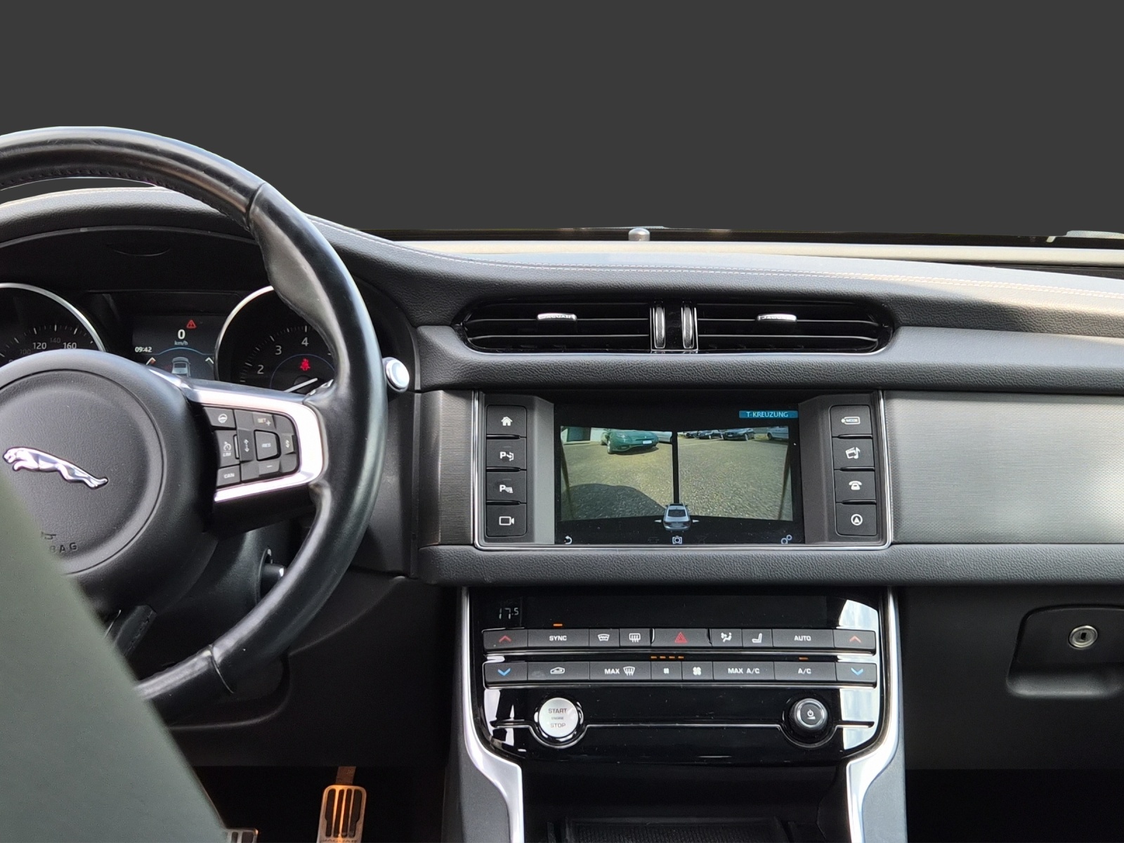 JAGUAR XF S Automatic-image-9