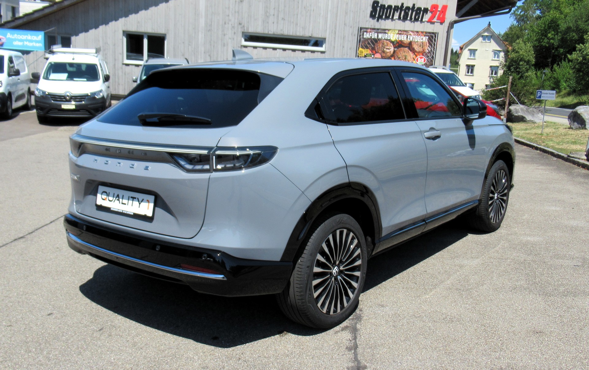 HONDA Ny1 Elegance-showroom-element-2