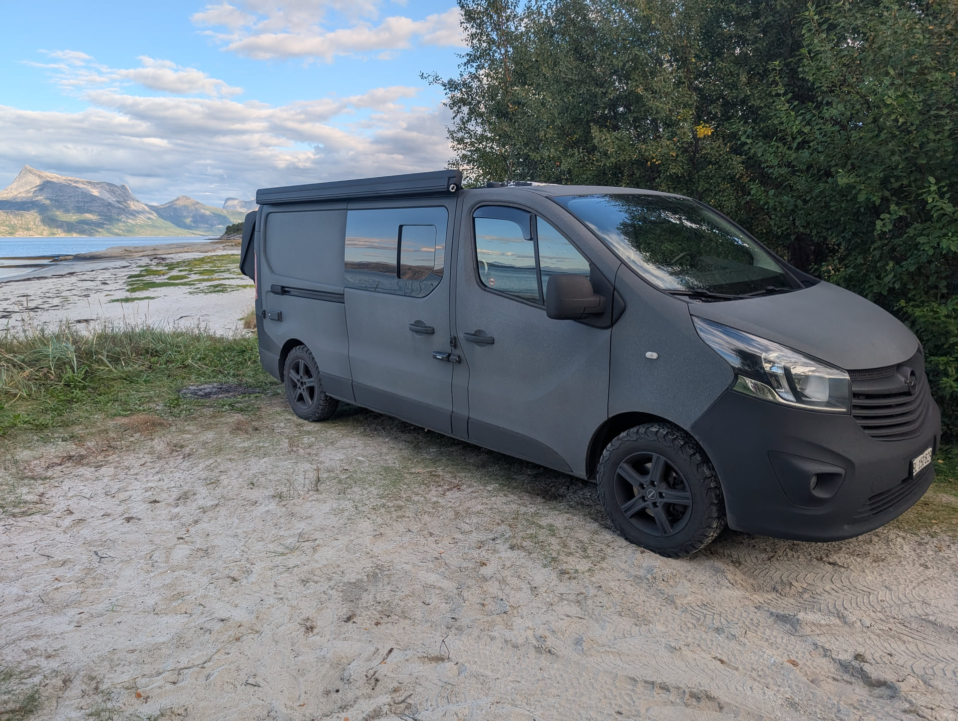 OPEL Offgrid-Camper-image-0