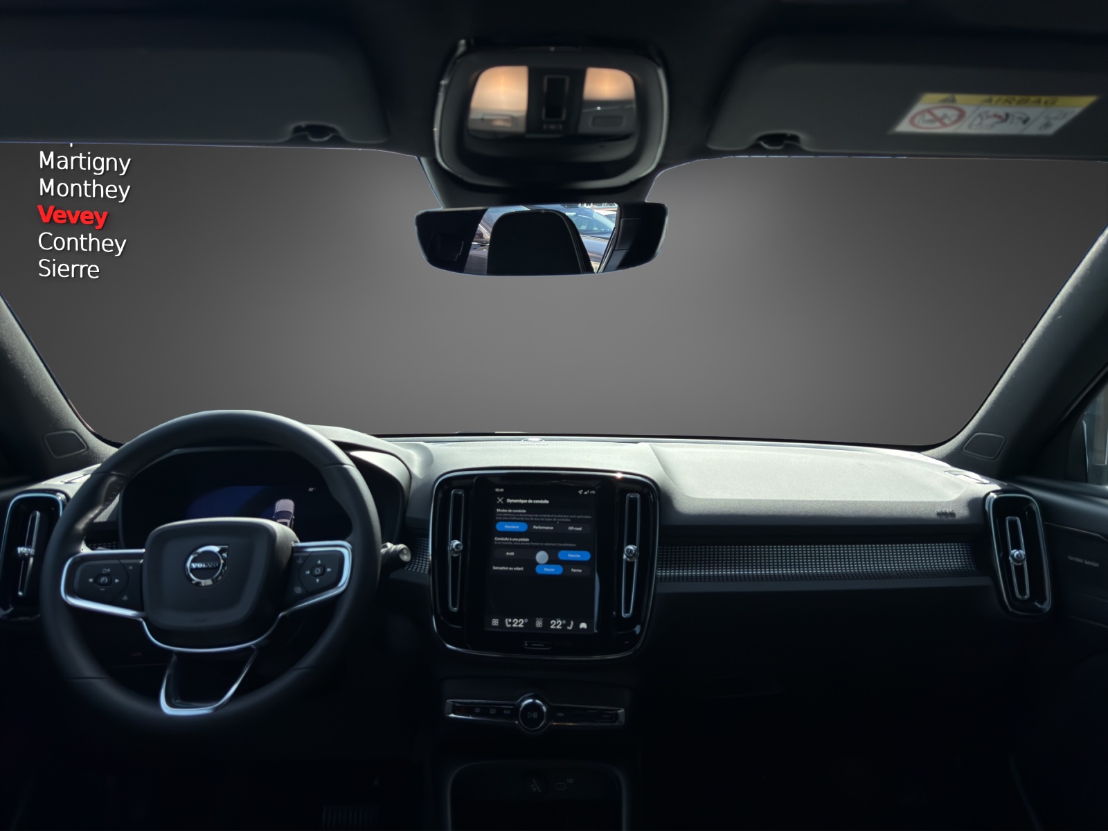 VOLVO EX40 82kWh Twin Motor Performance AWD Xcentric Black Edition-image-11