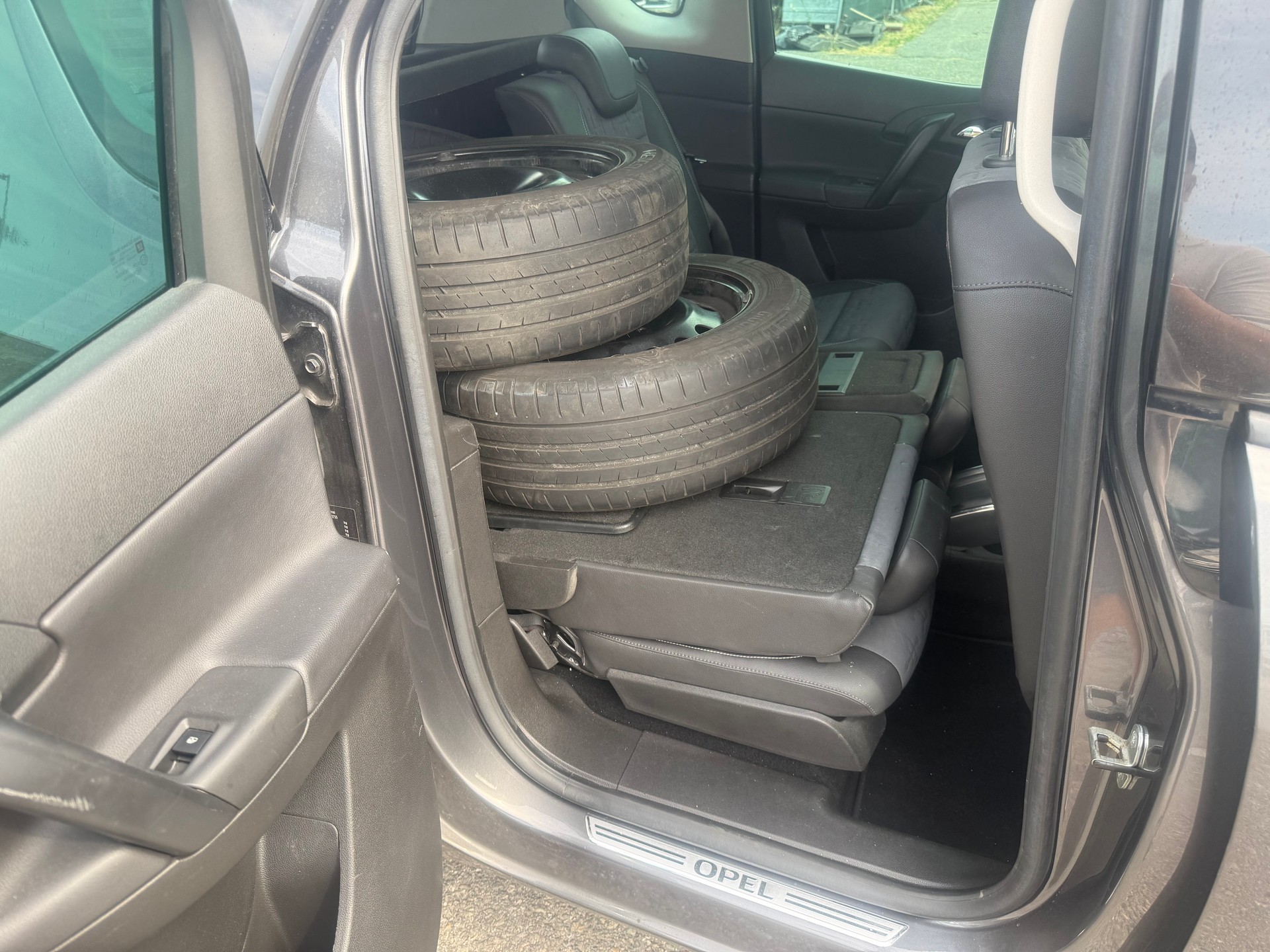 OPEL Meriva 1.4 Turbo Cosmo-image-12