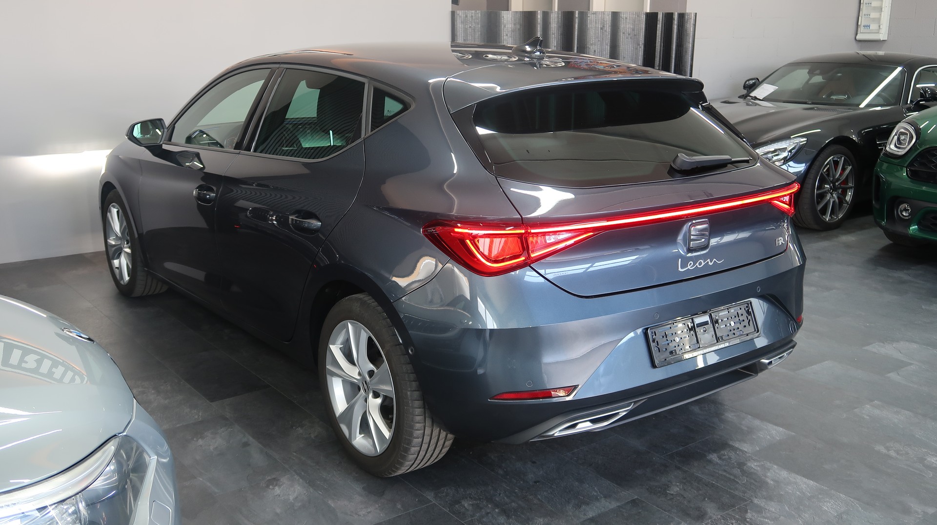 SEAT Leon 1.5 TSI FR / CH / 1ère main-image-11