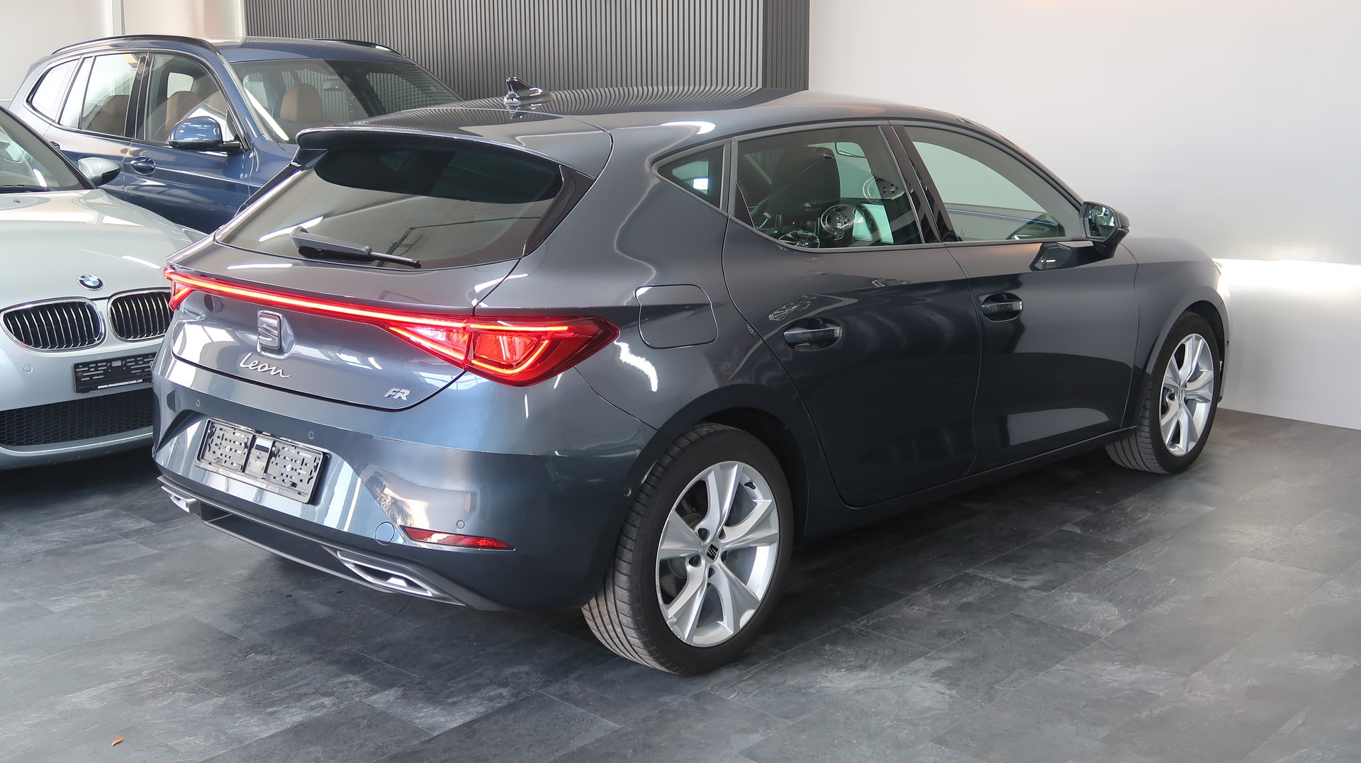 SEAT Leon 1.5 TSI FR / CH / 1ère main-image-7