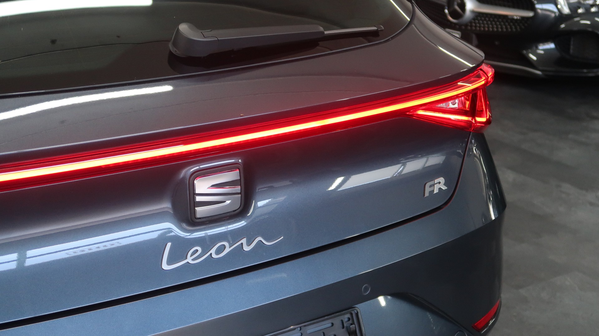 SEAT Leon 1.5 TSI FR / CH / 1ère main-image-13