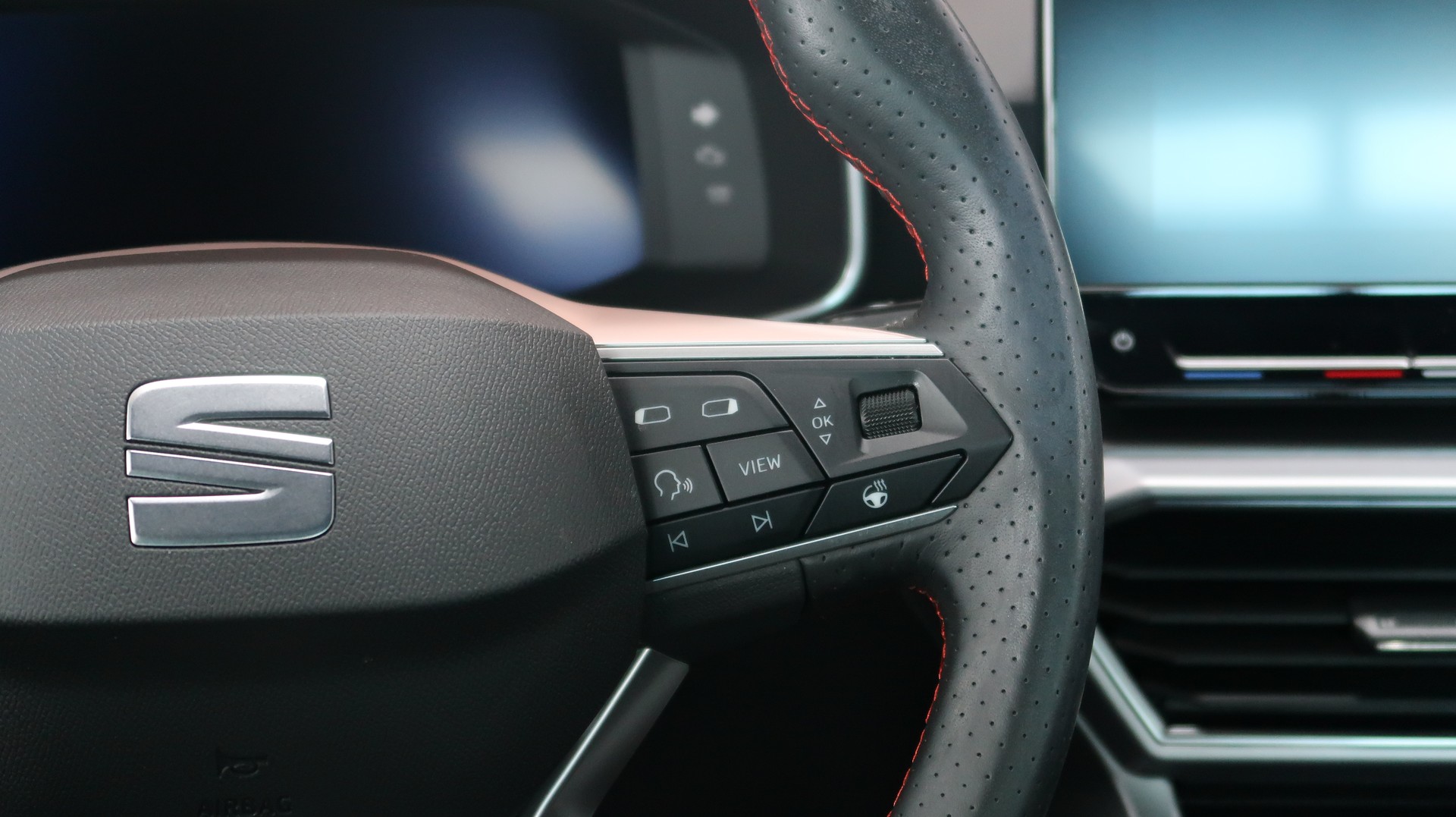 SEAT Leon 1.5 TSI FR / CH / 1ère main-image-20