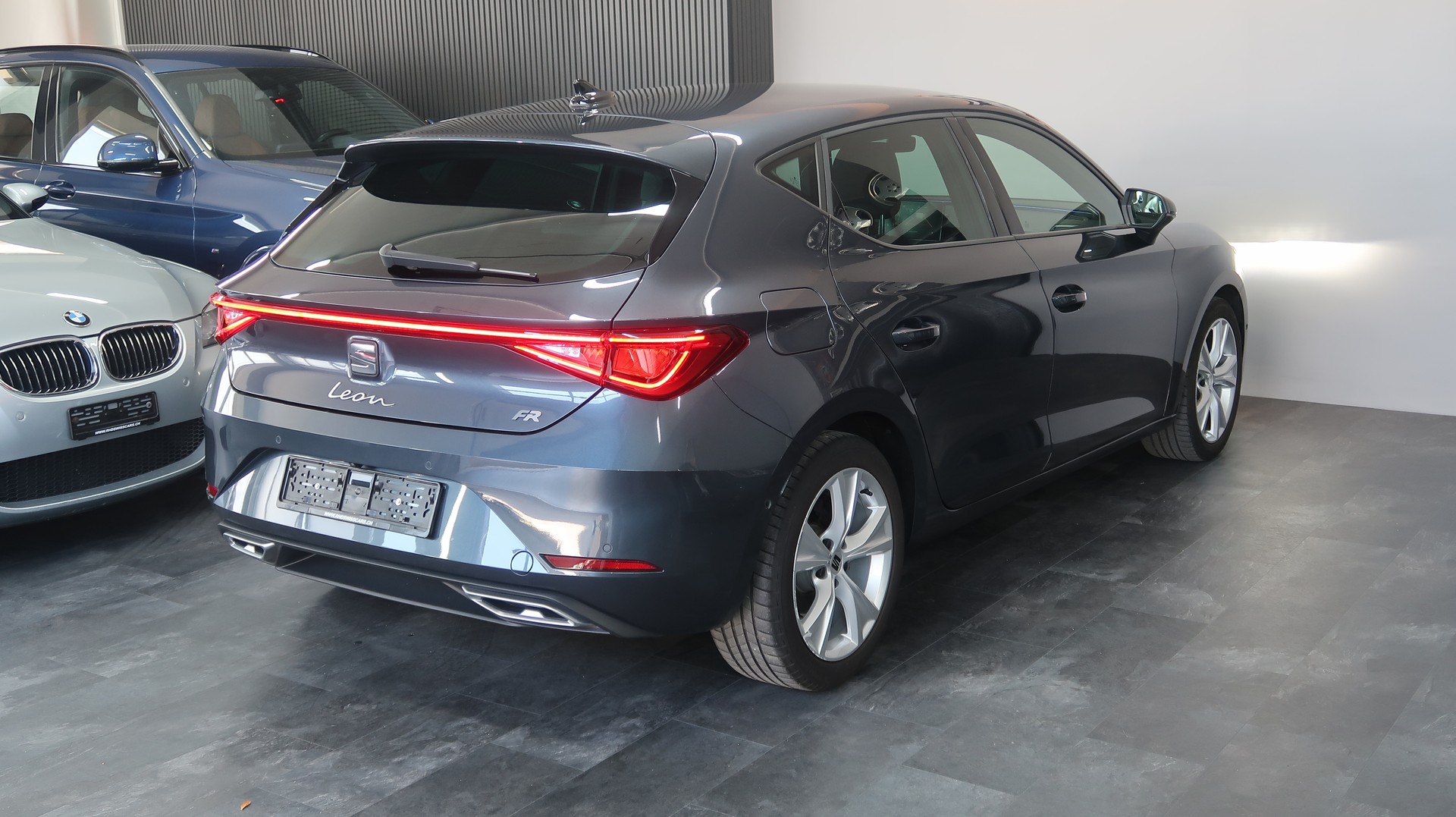 SEAT Leon 1.5 TSI FR / CH / 1ère main-image-8