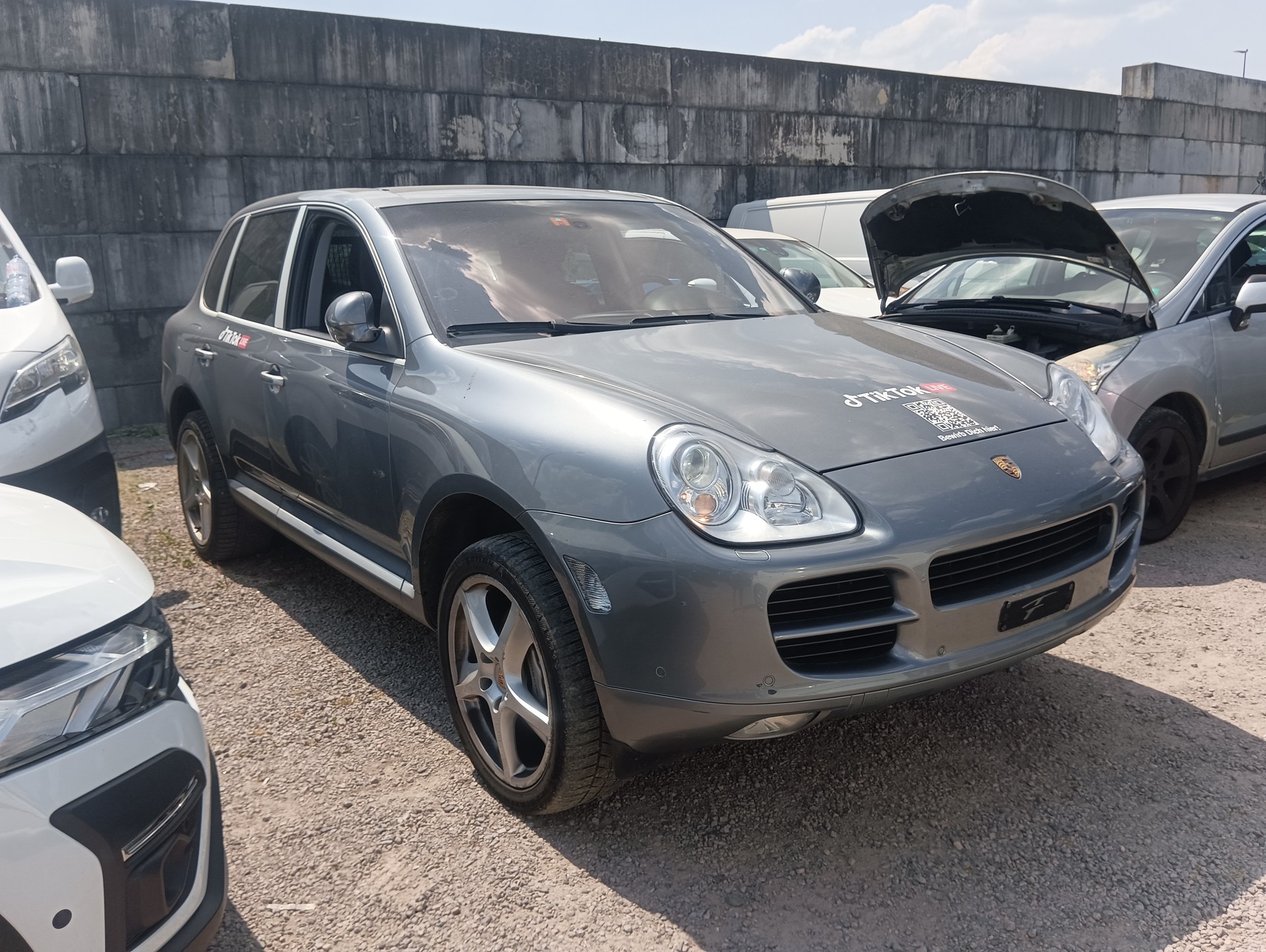 PORSCHE Cayenne S-image-1