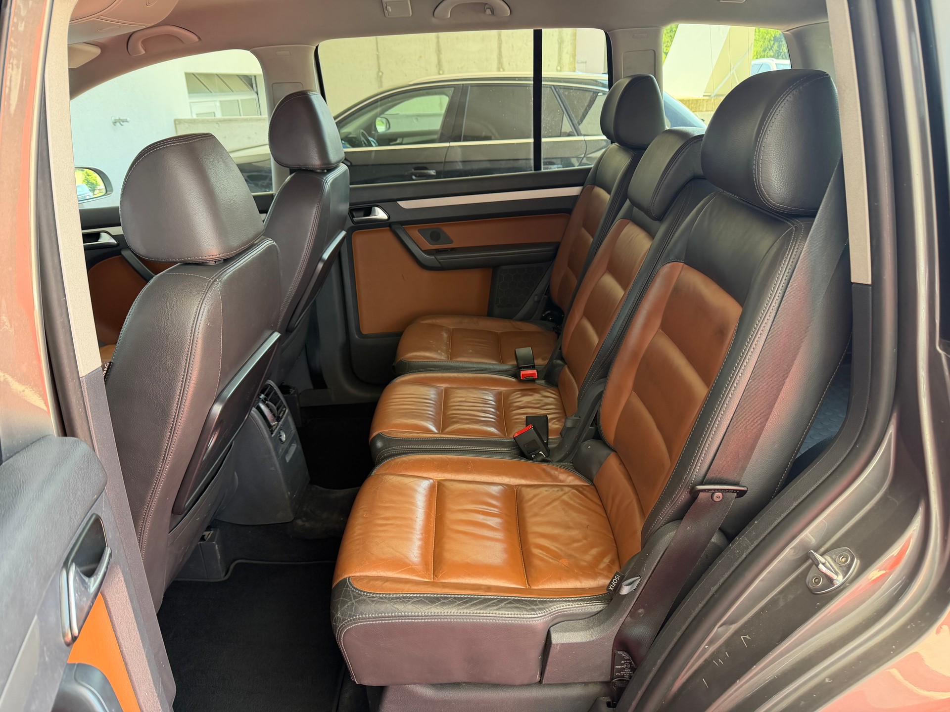 VW Touran 2.0 TDI Highline-image-9