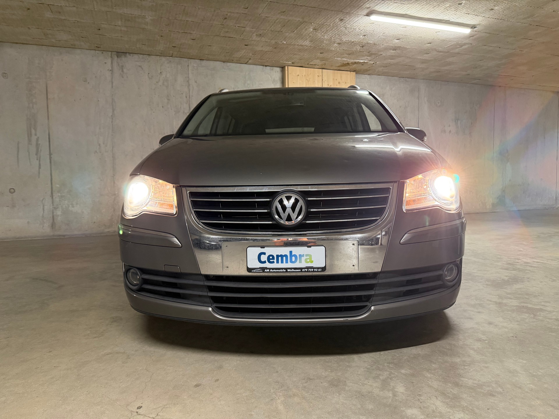VW Touran 2.0 TDI Highline-image-6