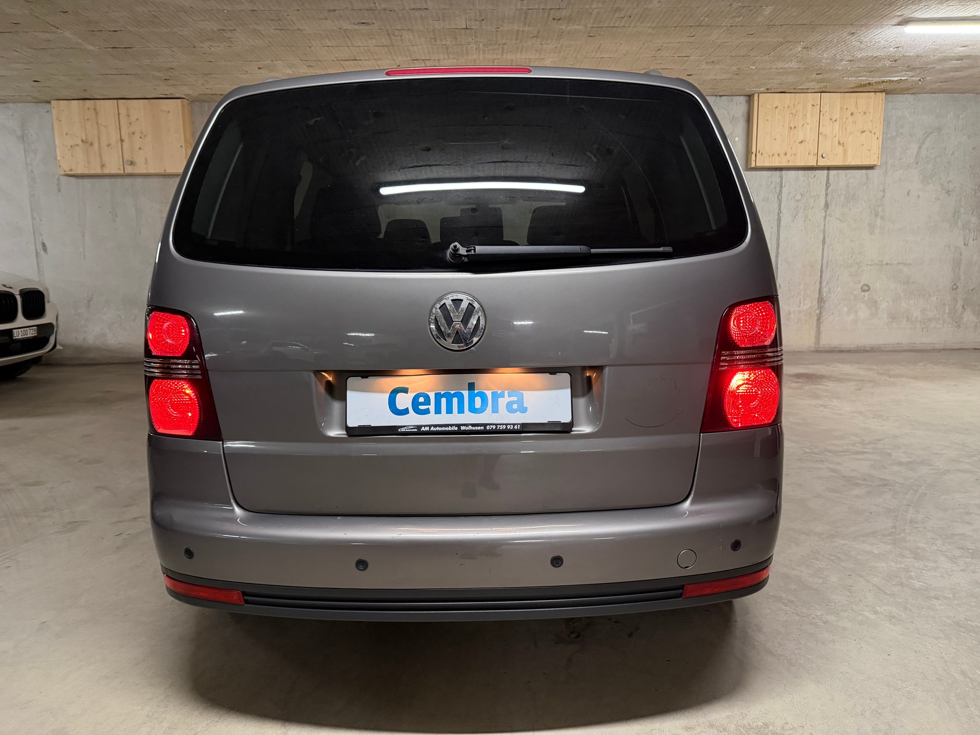 VW Touran 2.0 TDI Highline-image-2