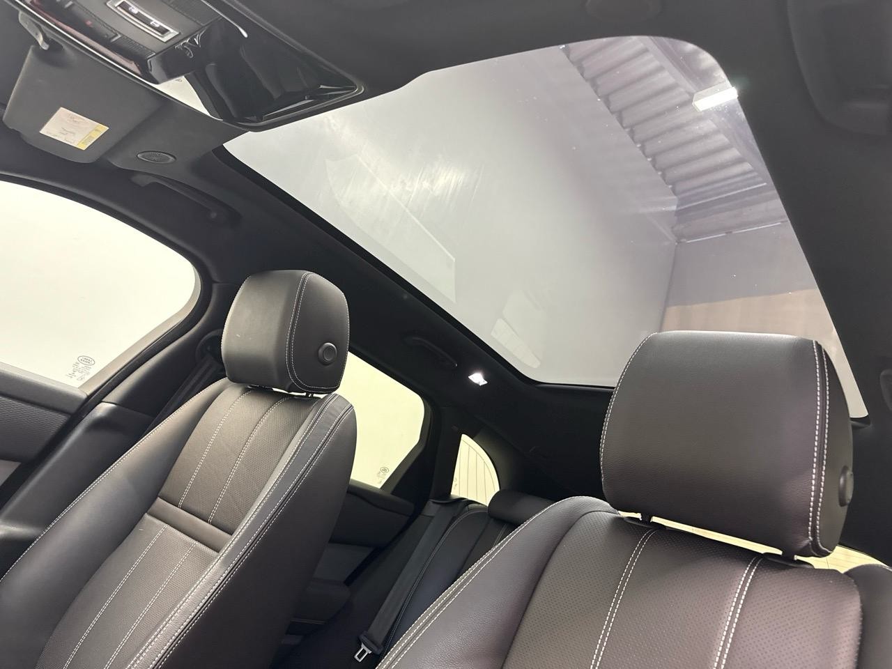 LAND ROVER Range Rover Velar D 200 Dynamic SE Automatic-image-6