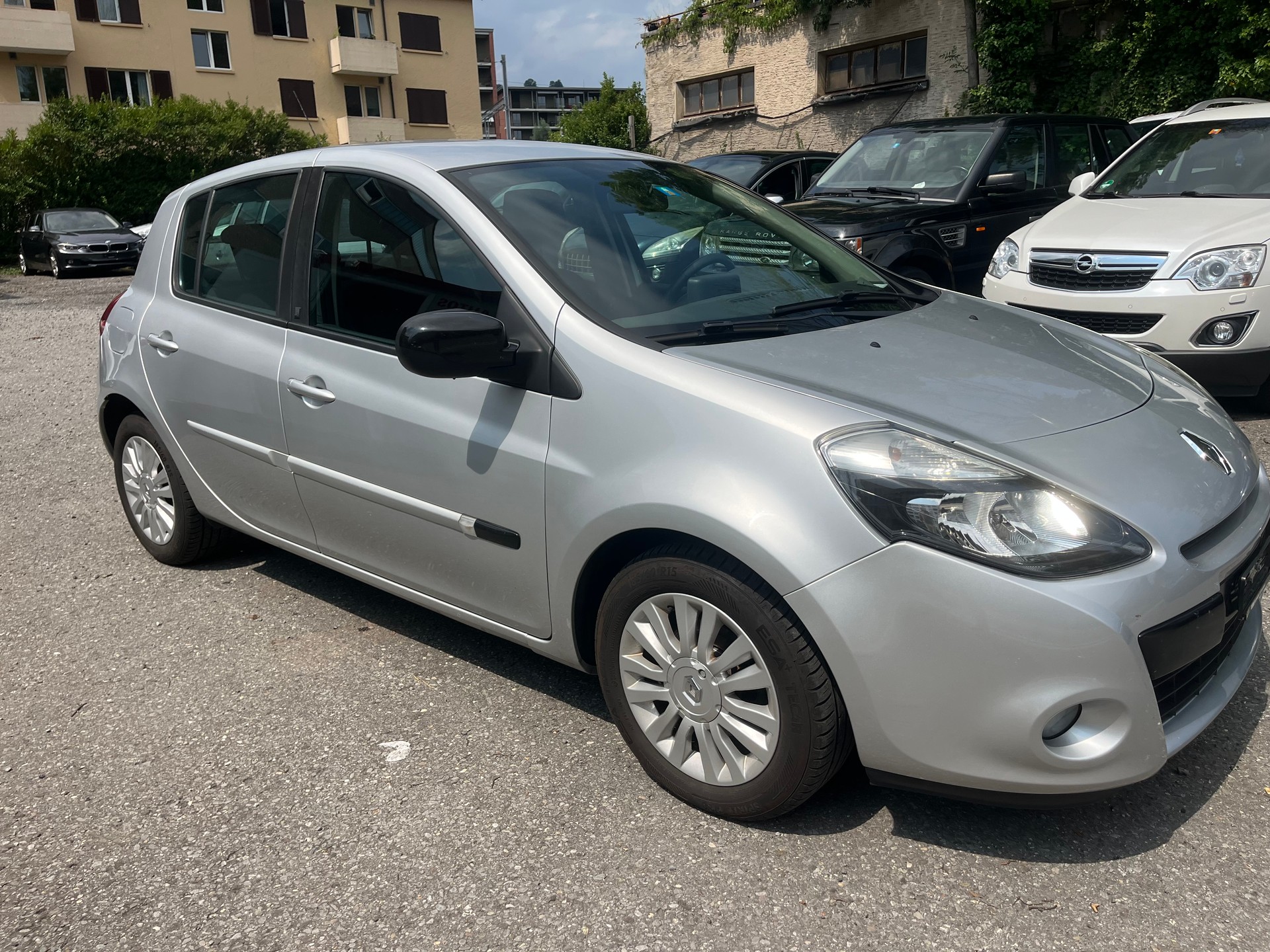 RENAULT Clio 1.2 16V Turbo 20th Edition-image-5