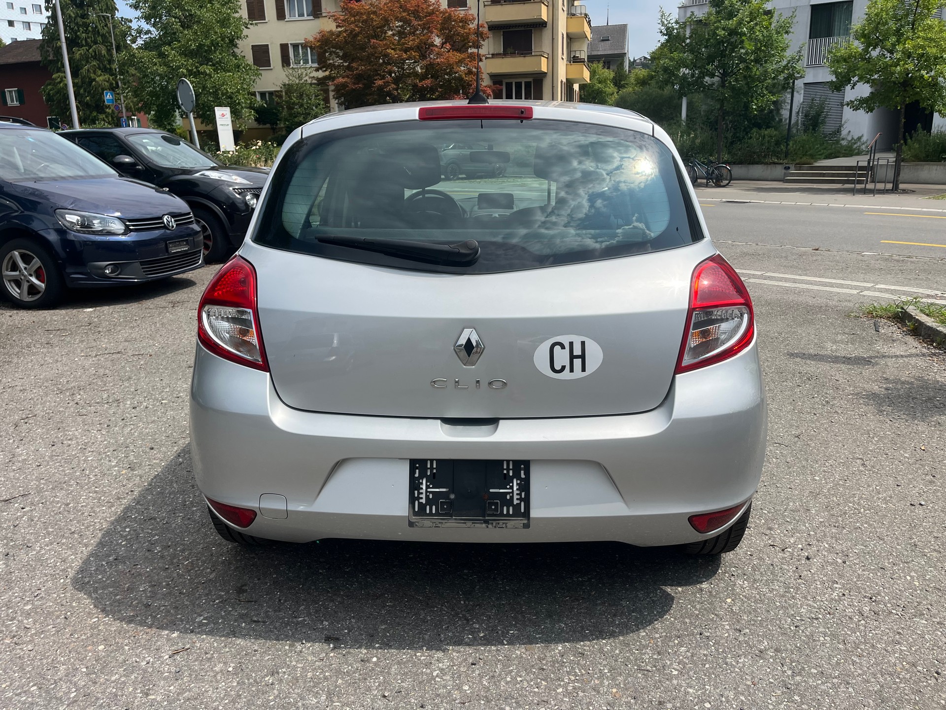 RENAULT Clio 1.2 16V Turbo 20th Edition-image-3