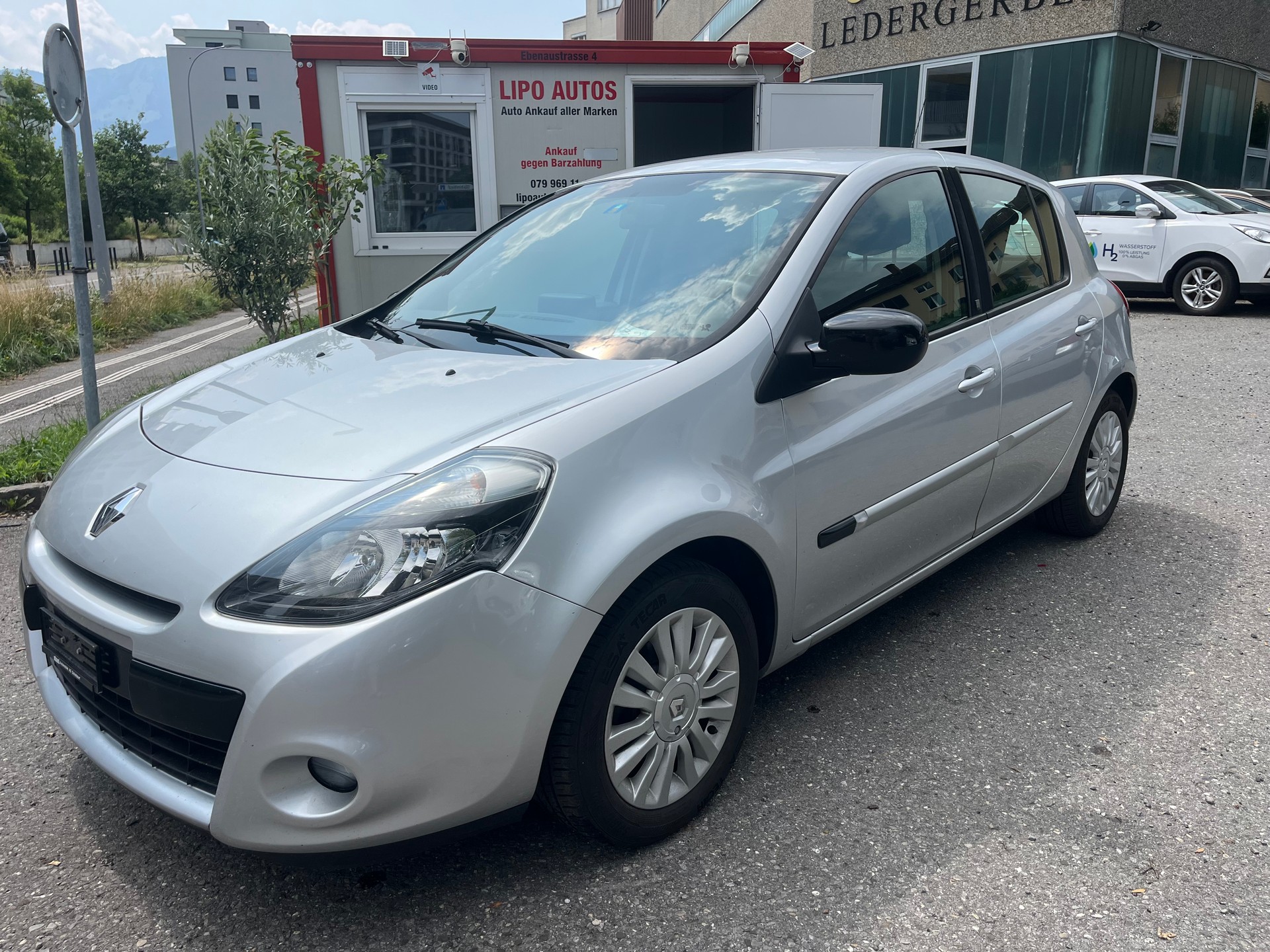 RENAULT Clio 1.2 16V Turbo 20th Edition-image-1