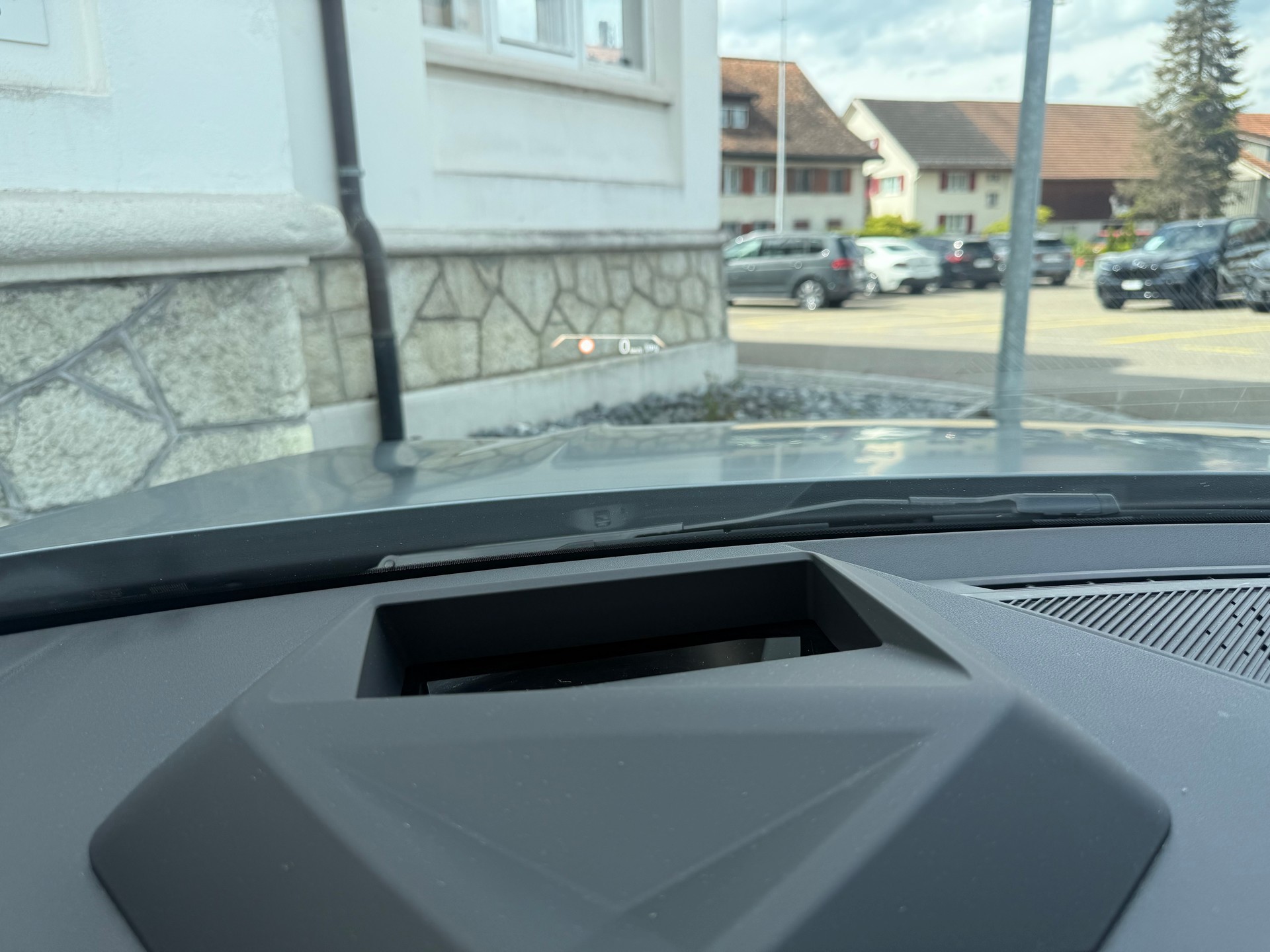 BMW 120i-image-14