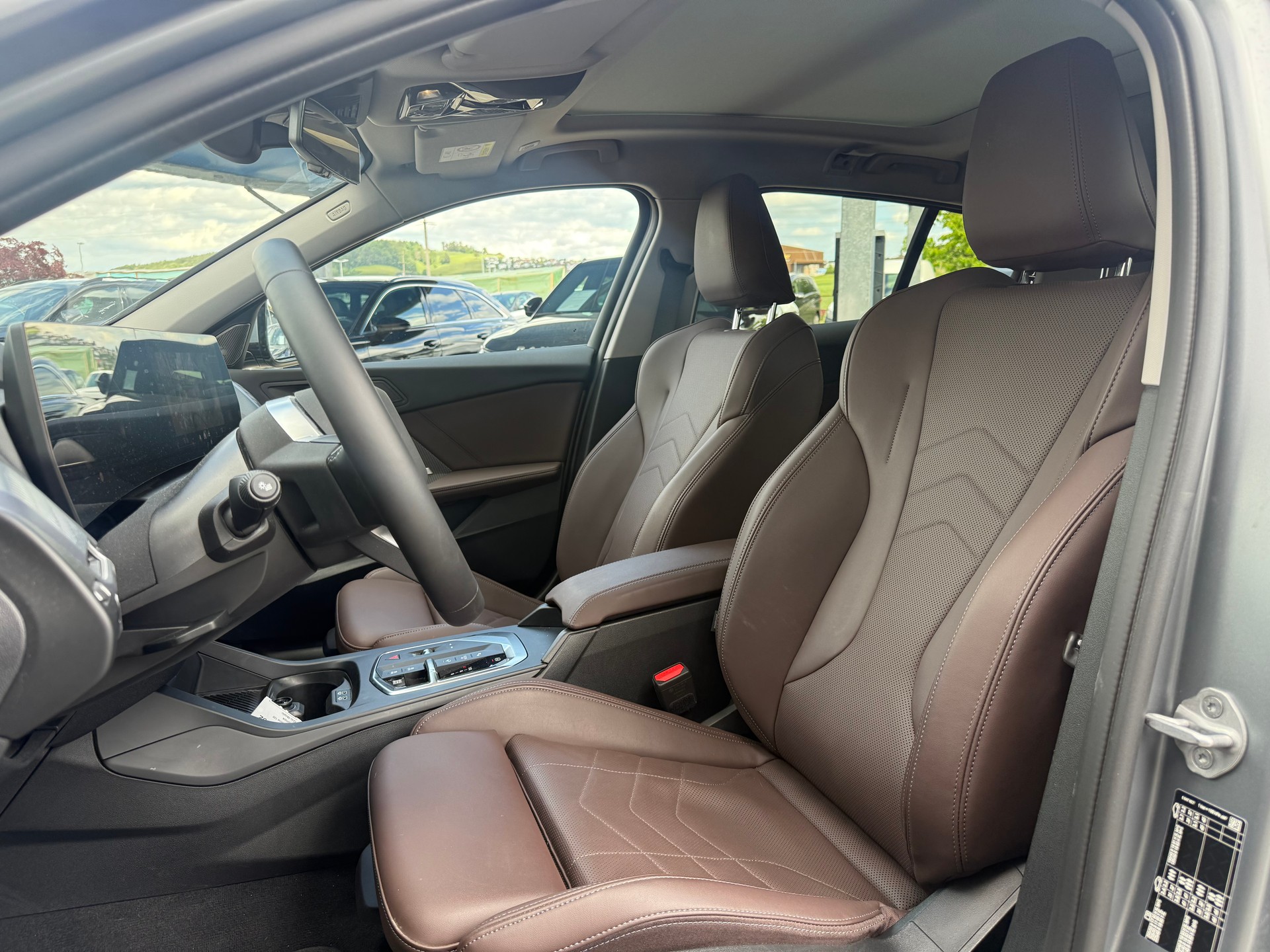 BMW 120i-image-9
