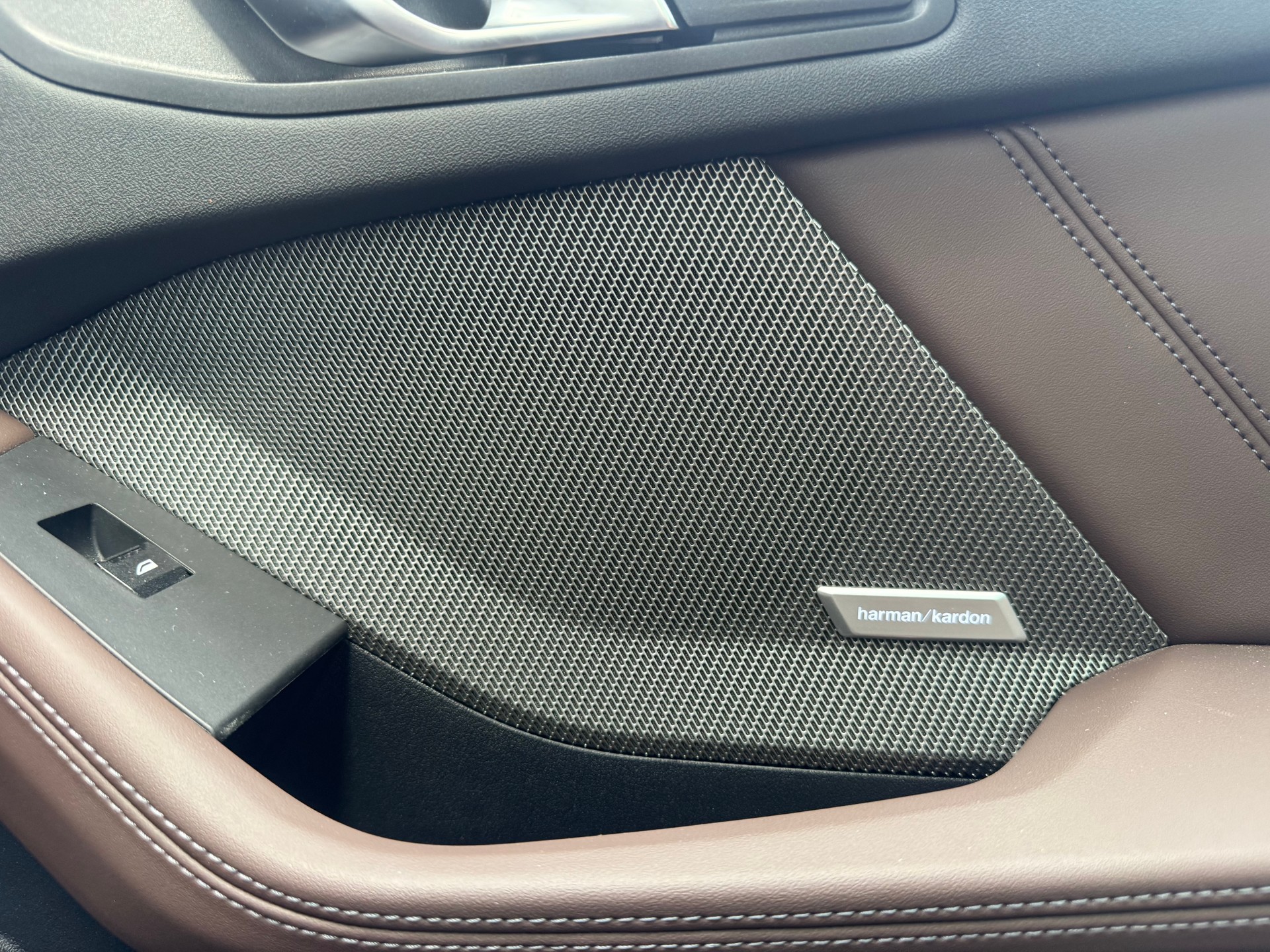 BMW 120i-image-28