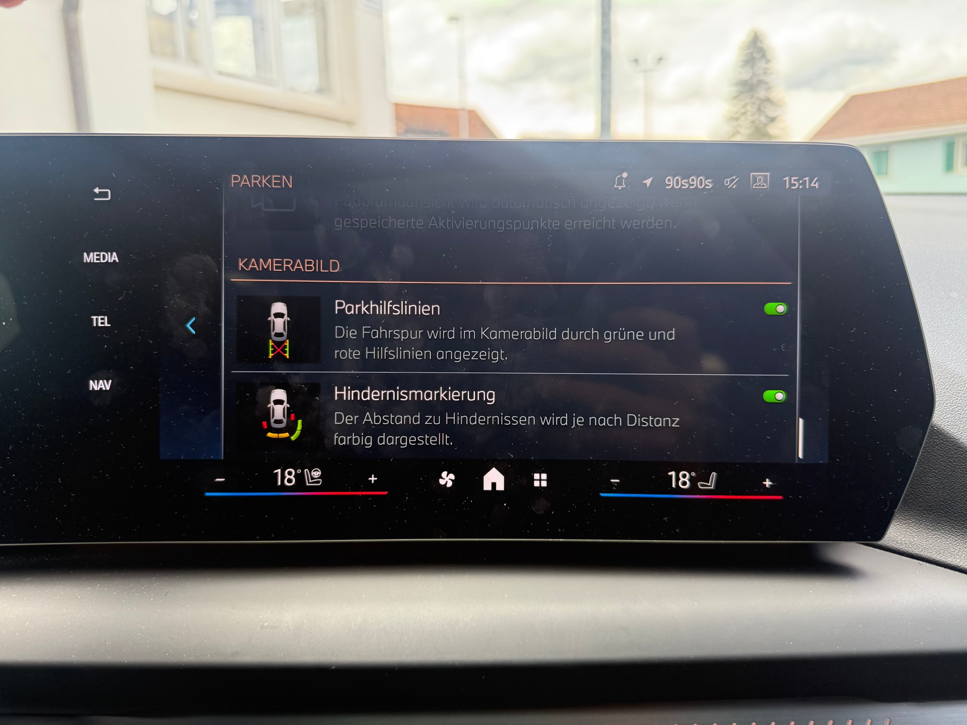 BMW 120i-image-23