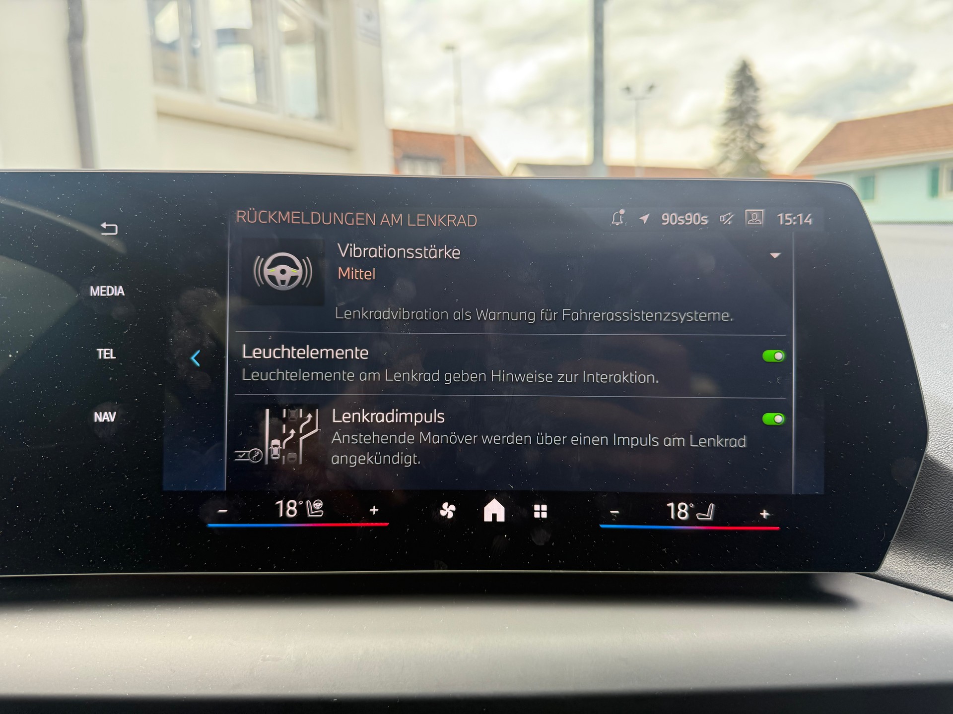 BMW 120i-image-26
