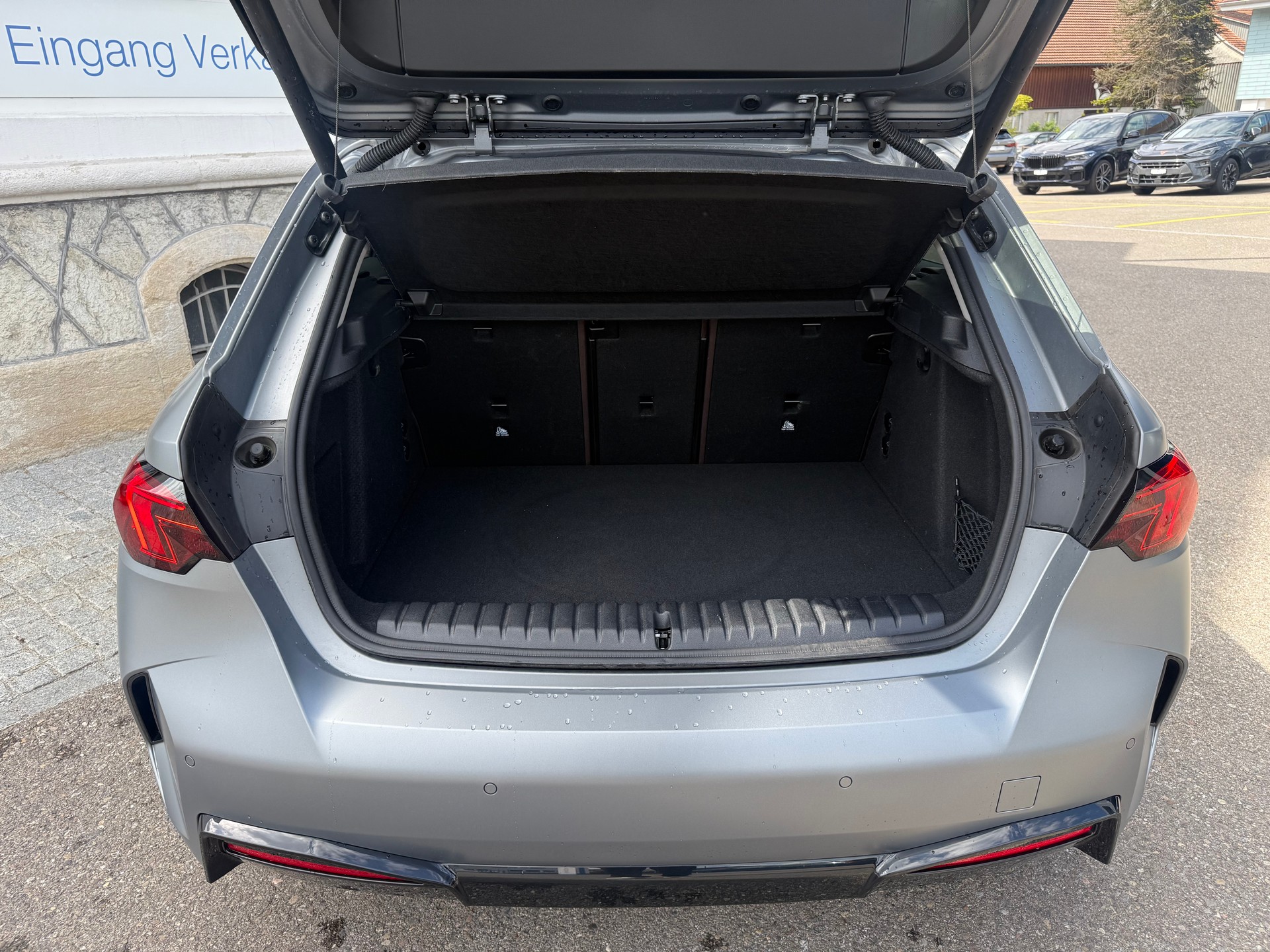 BMW 120i-image-7