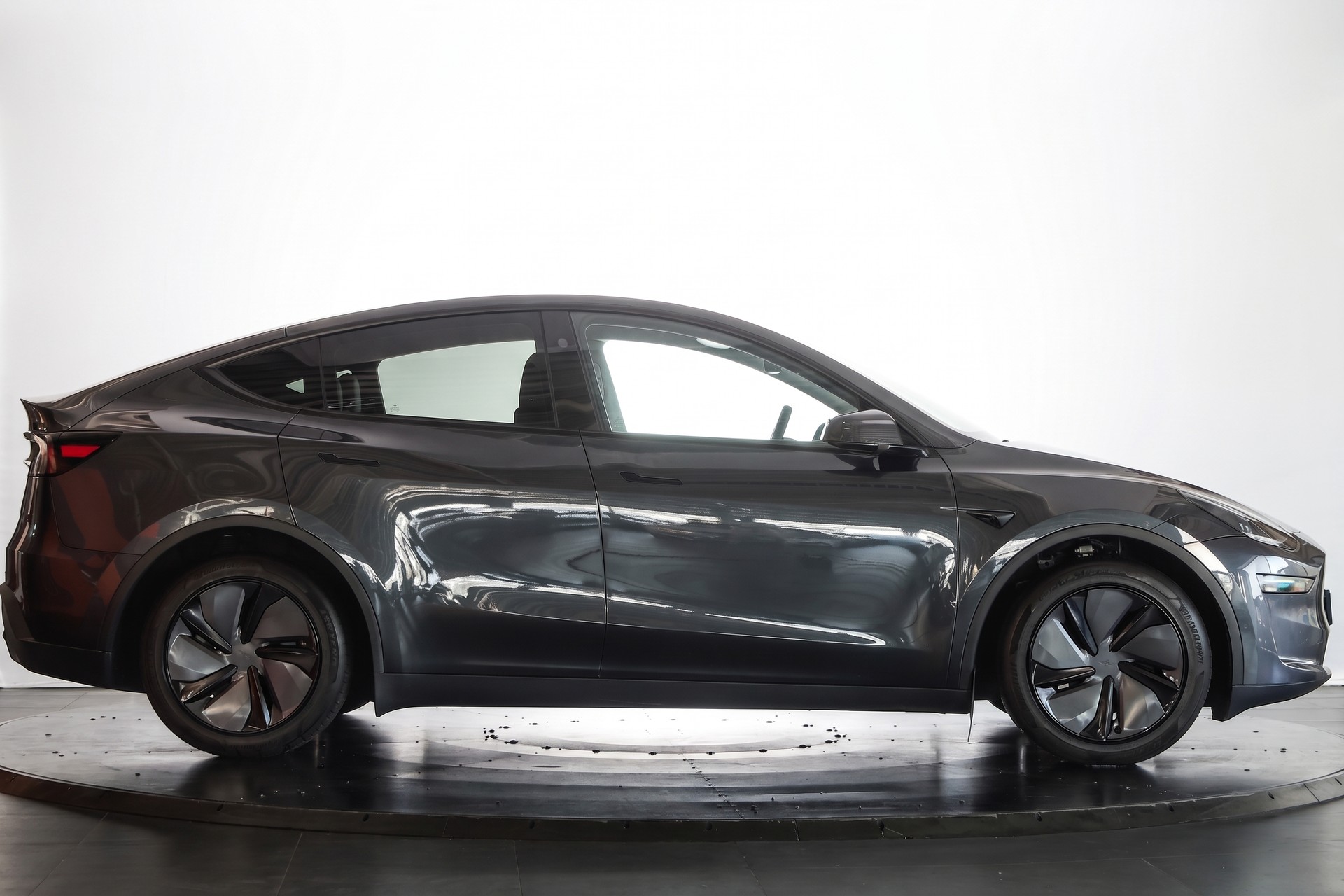 TESLA Model Y Long Range AWD / FSD-image-4
