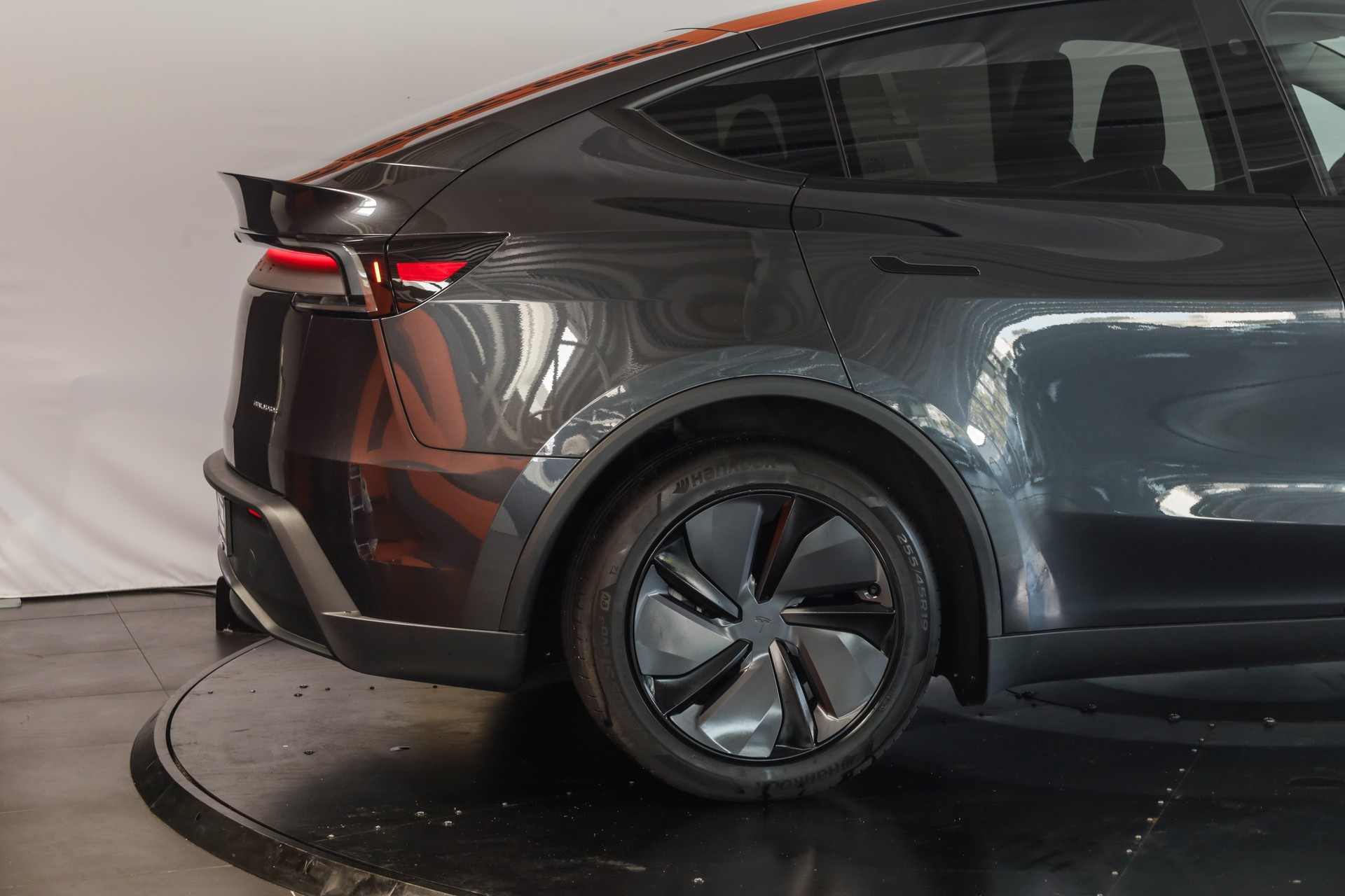 TESLA Model Y Long Range AWD / FSD-image-7