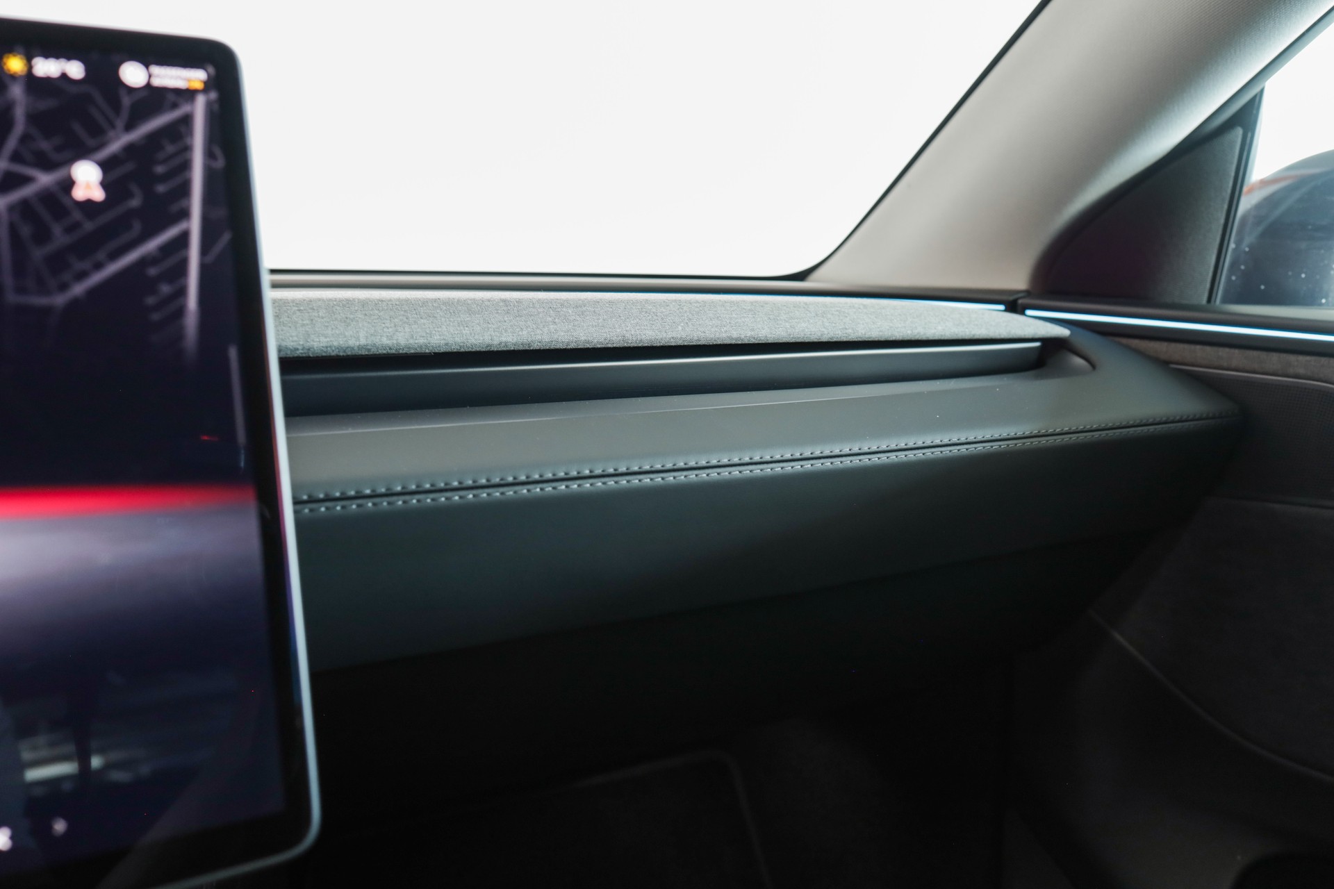 TESLA Model Y Long Range AWD / FSD-image-26