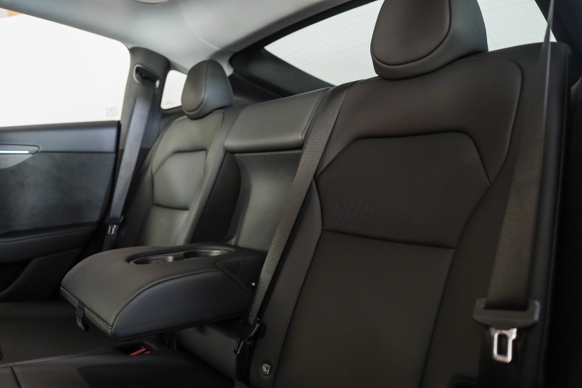 TESLA Model Y Long Range AWD / FSD-image-11