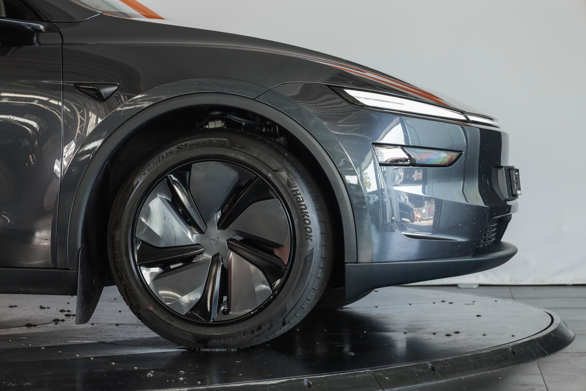 TESLA Model Y Long Range AWD / FSD-image-6