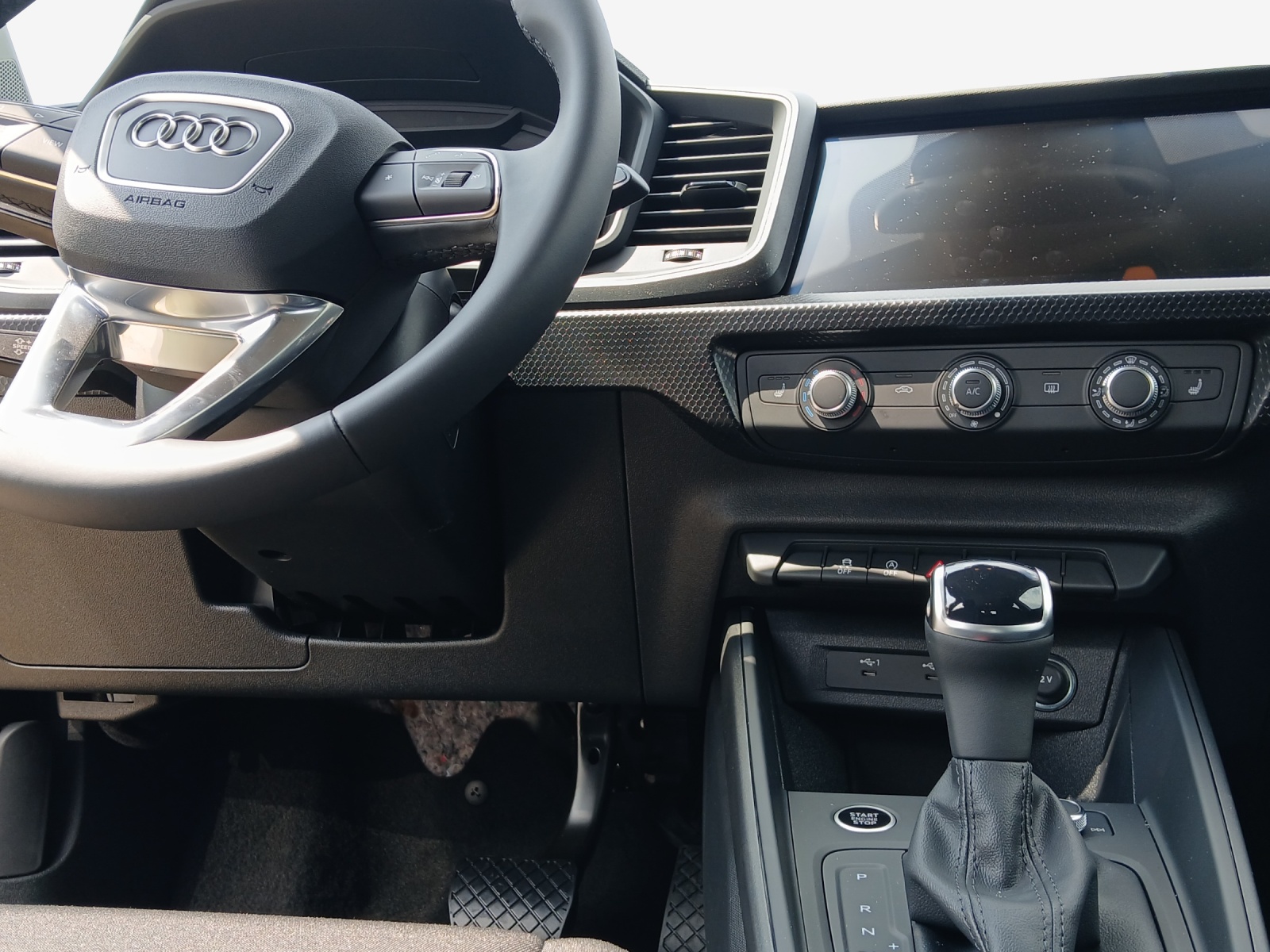 AUDI A1 Sportback 30 TFSI Attraction S-tronic-image-8
