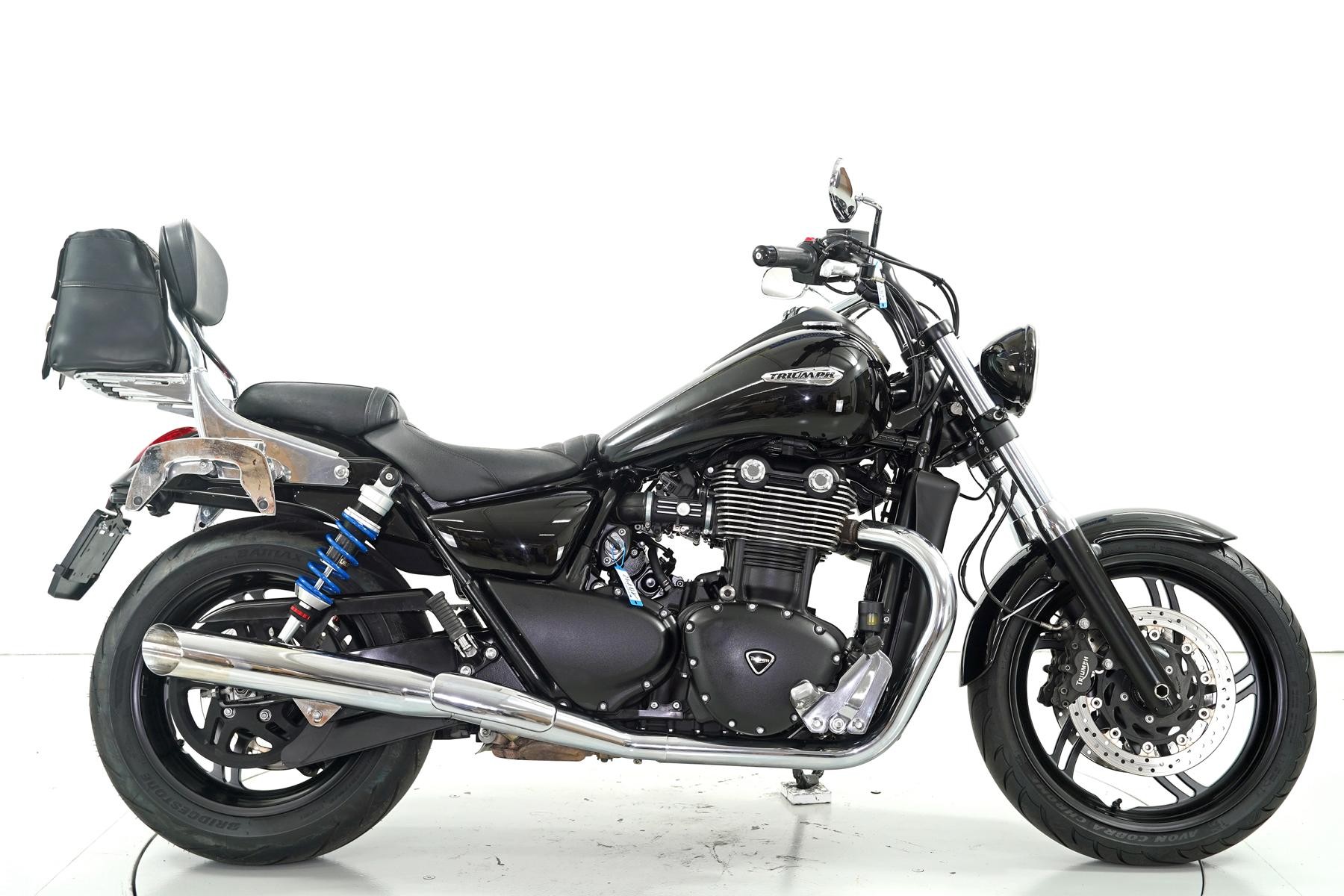 TRIUMPH Thunderbird 1700 ABS-showroom-element-3