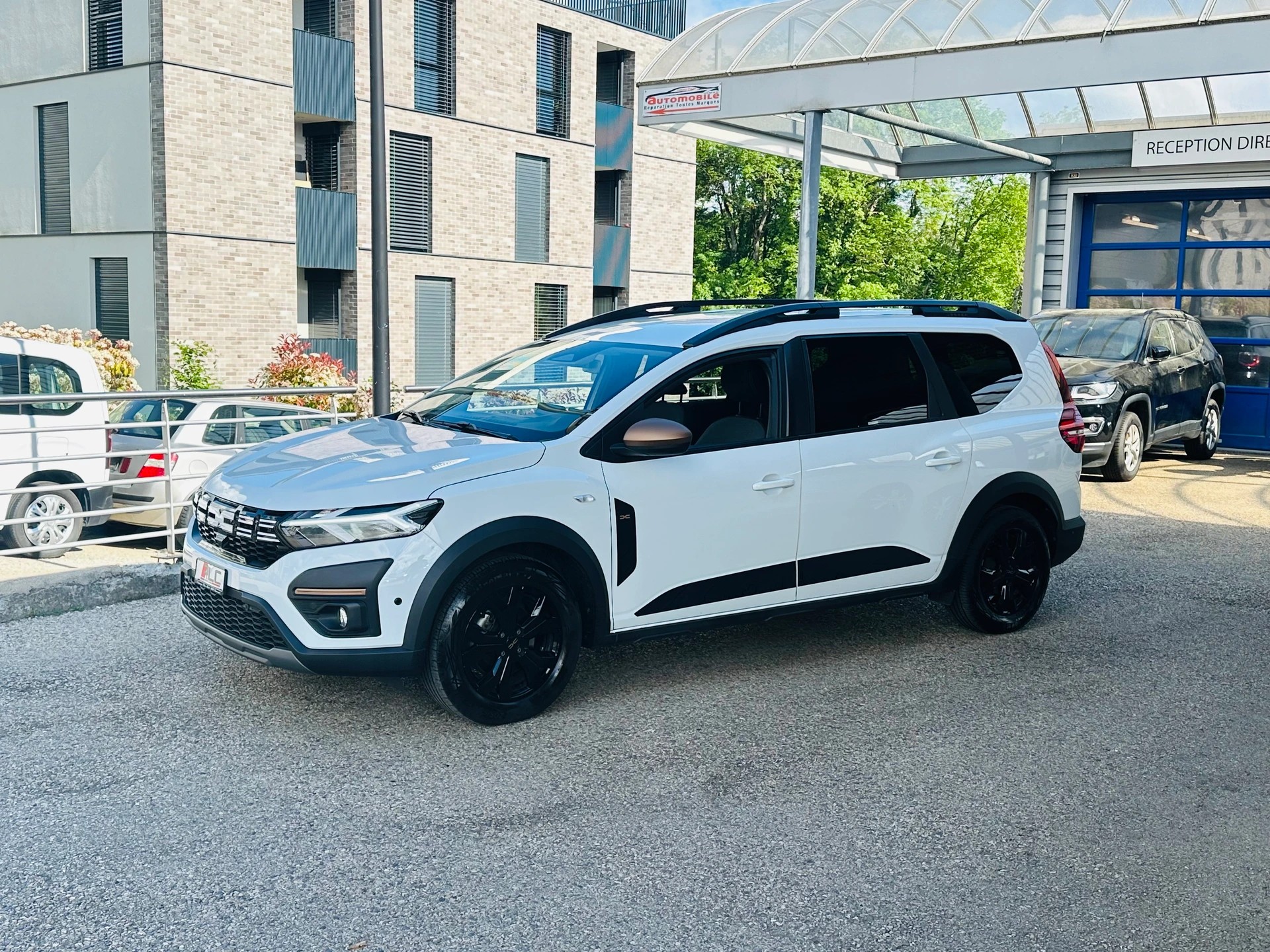 DACIA Jogger HEV 140 Extreme-image-5