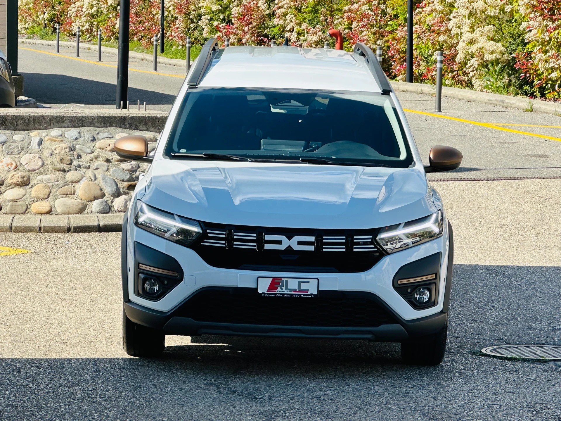 DACIA Jogger HEV 140 Extreme-image-1