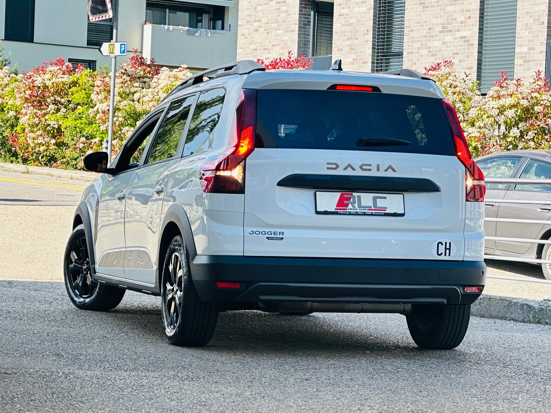 DACIA Jogger HEV 140 Extreme-image-11