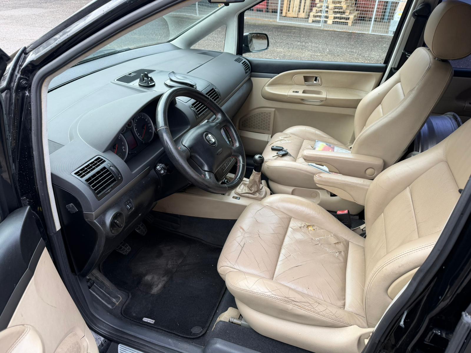 SEAT Alhambra 1.8 Turbo Sport-image-14