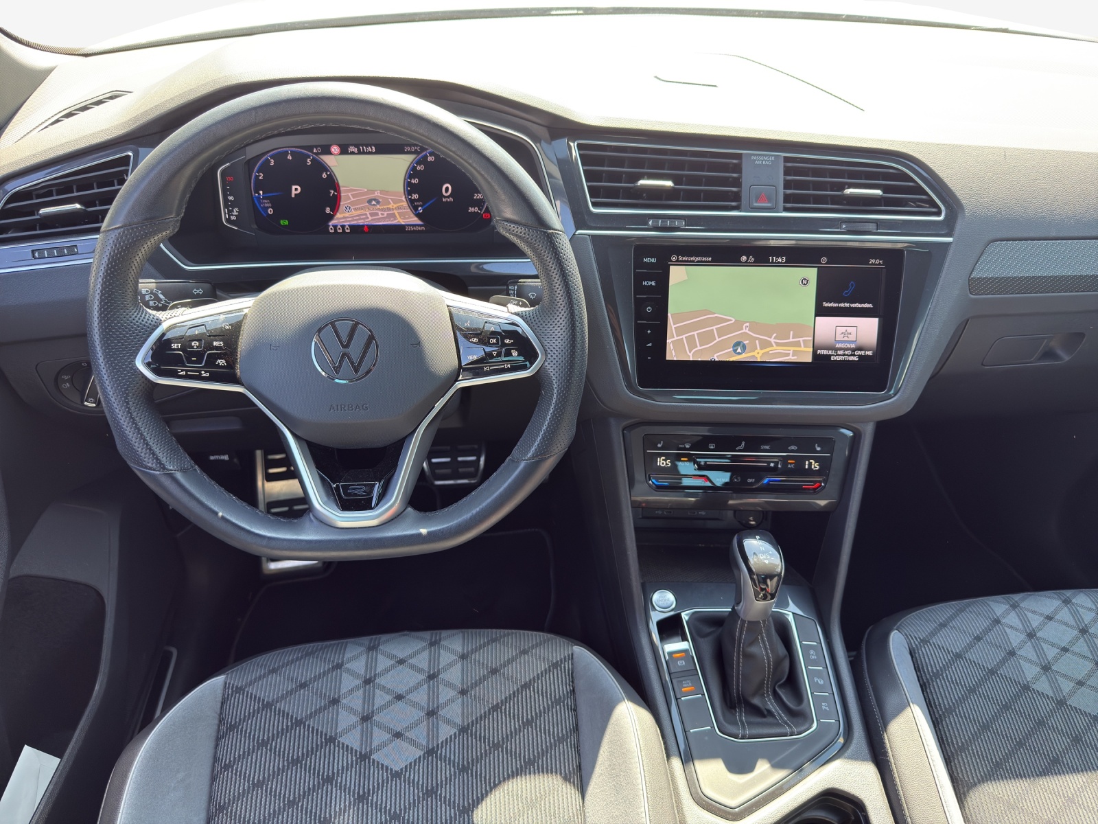 VW Tiguan 1.5TSI Evo R-Line 75 Edition DSG-image-9
