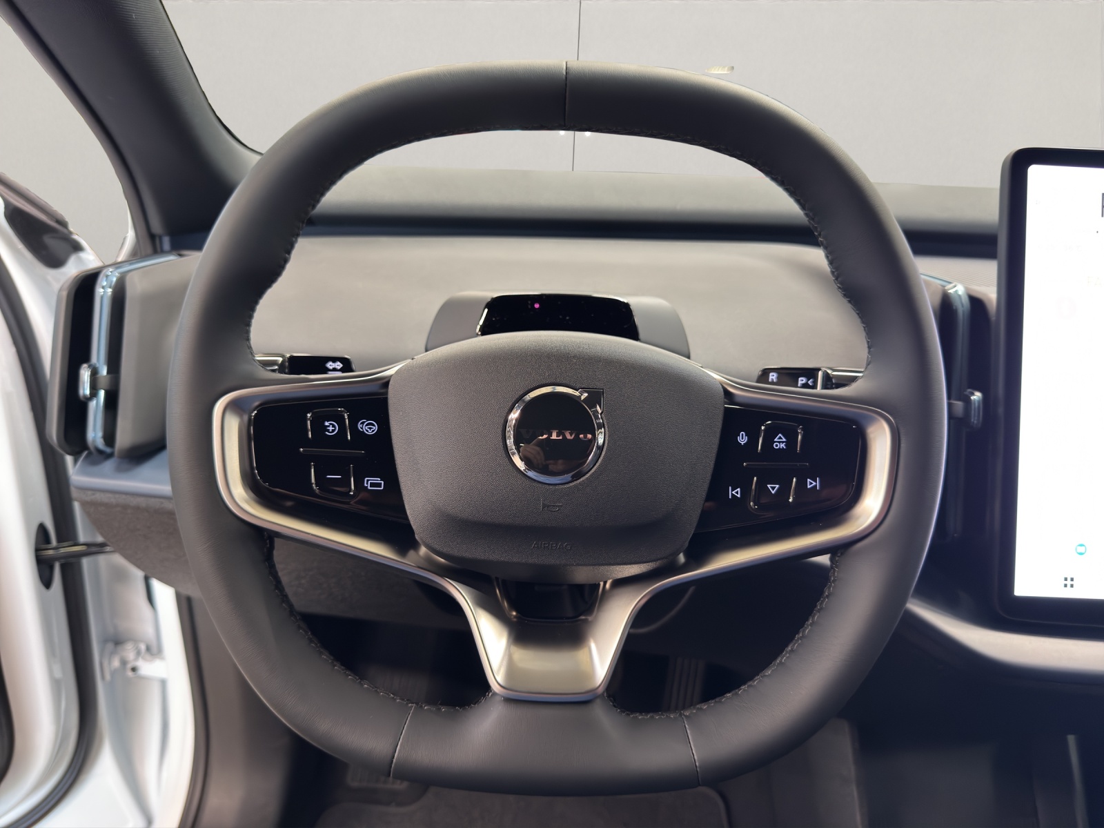 VOLVO EX30 E60 Core-image-8