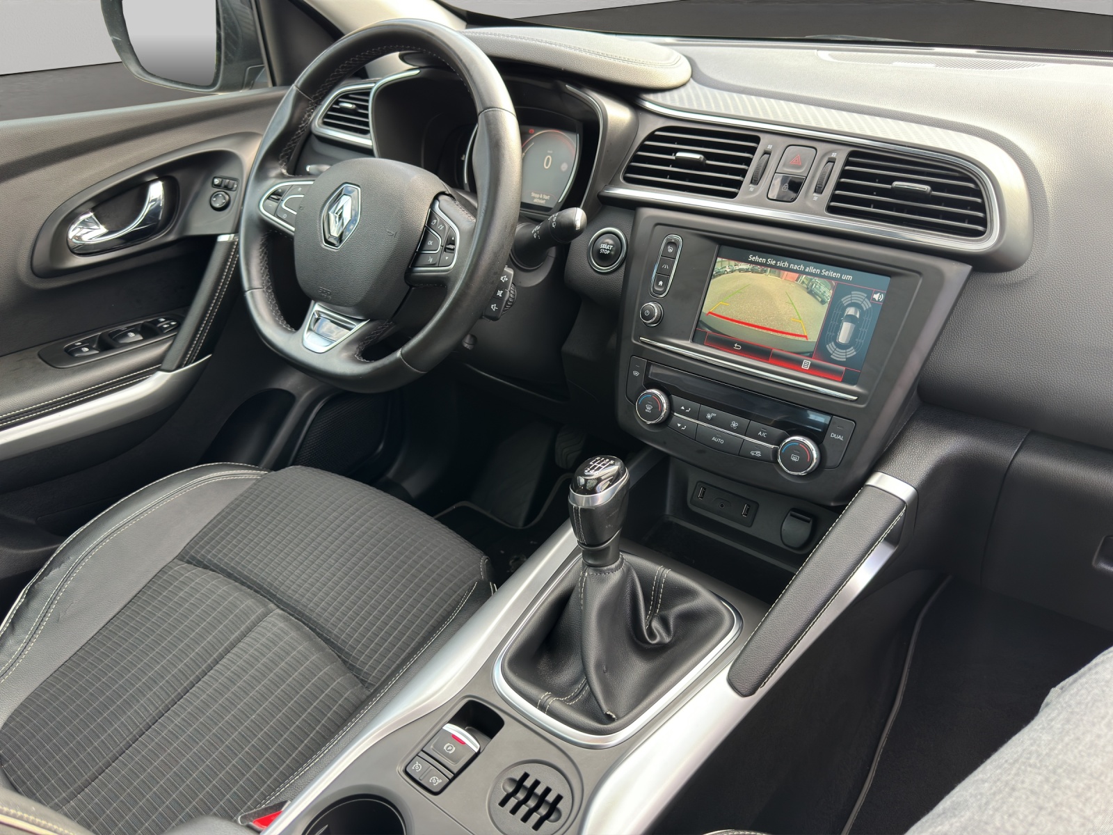 RENAULT Kadjar 1.2 16V Turbo Bose-image-11