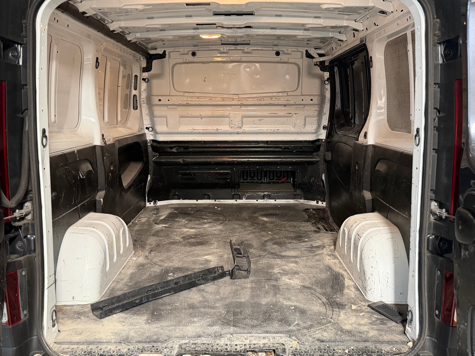 OPEL Vivaro 1.6 CDTI ecoFLEX 2.9t L1H1-image-14