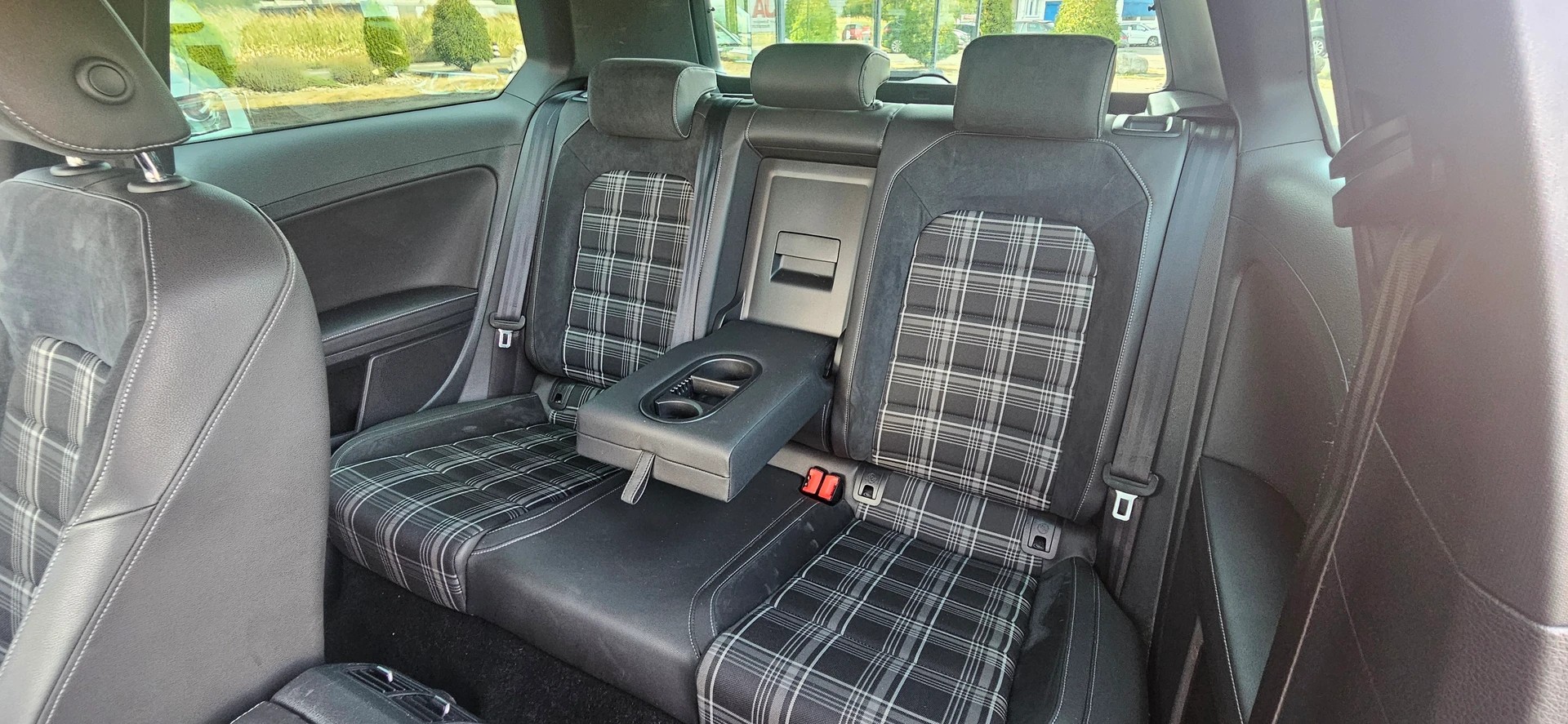 VW Golf 2.0 TDI GTD-image-9